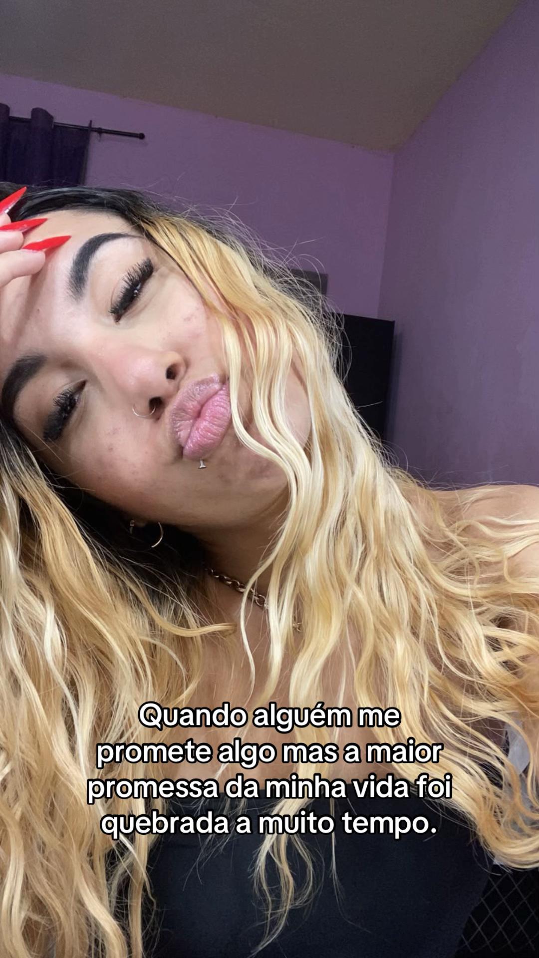 @Loira_