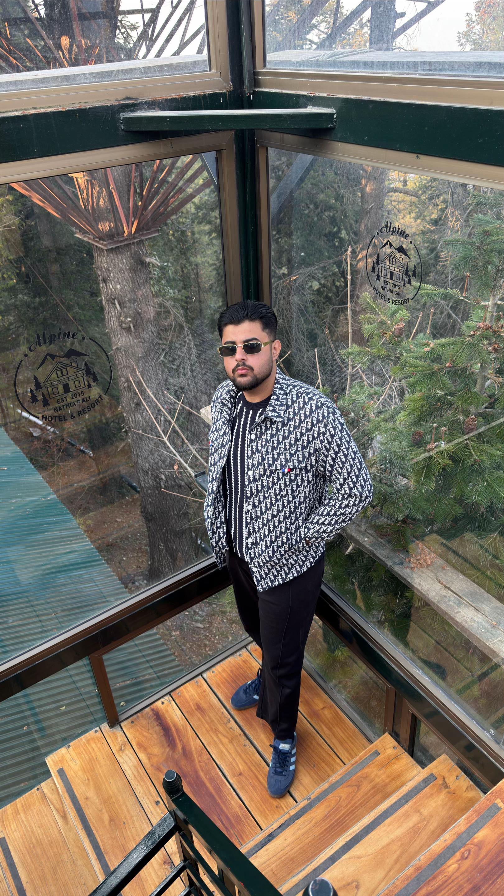 @S H E R A Z 🦉