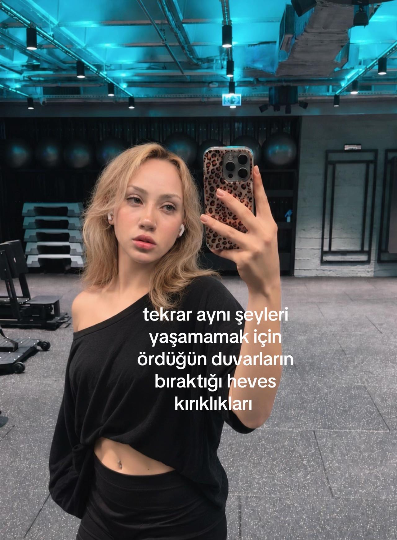 @Aleyy✨