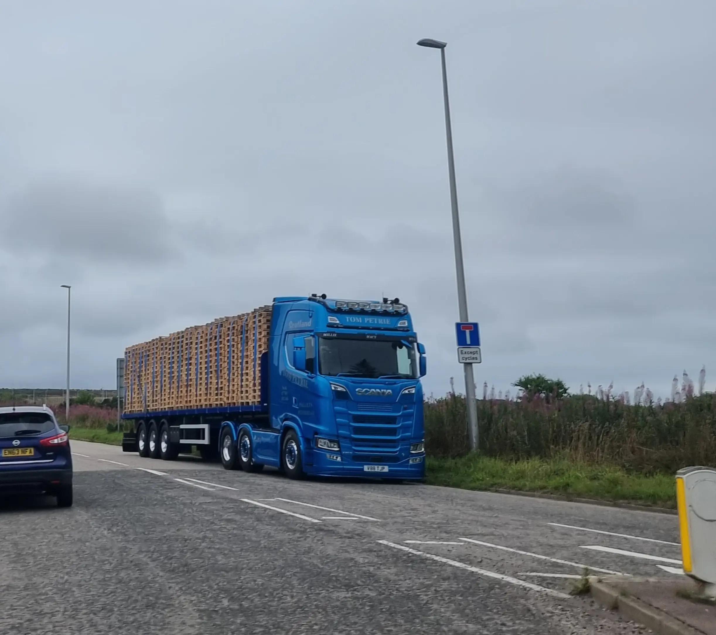 @DrumlithieTruckSpotter🚛