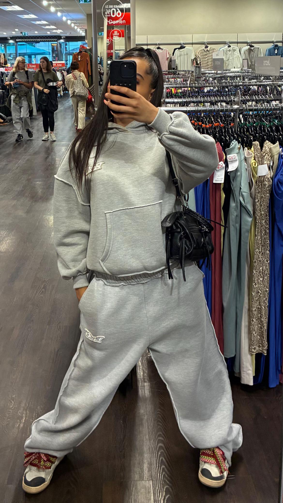@sara-valentina