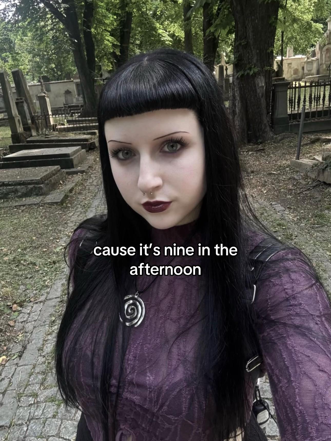 @lily🧛🏻♀️