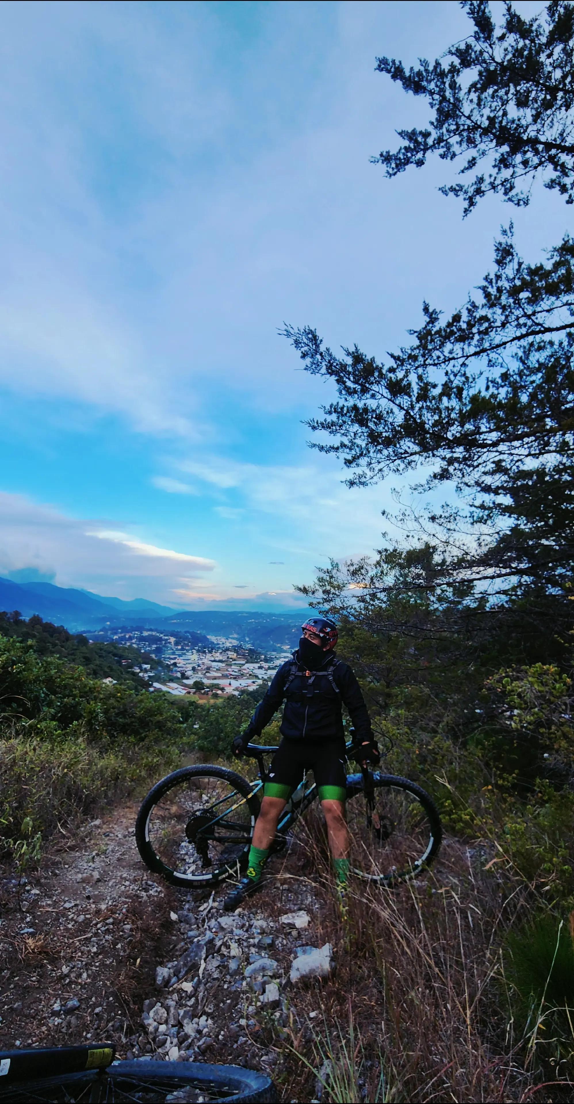 @El chico🫠misterioso??🚲