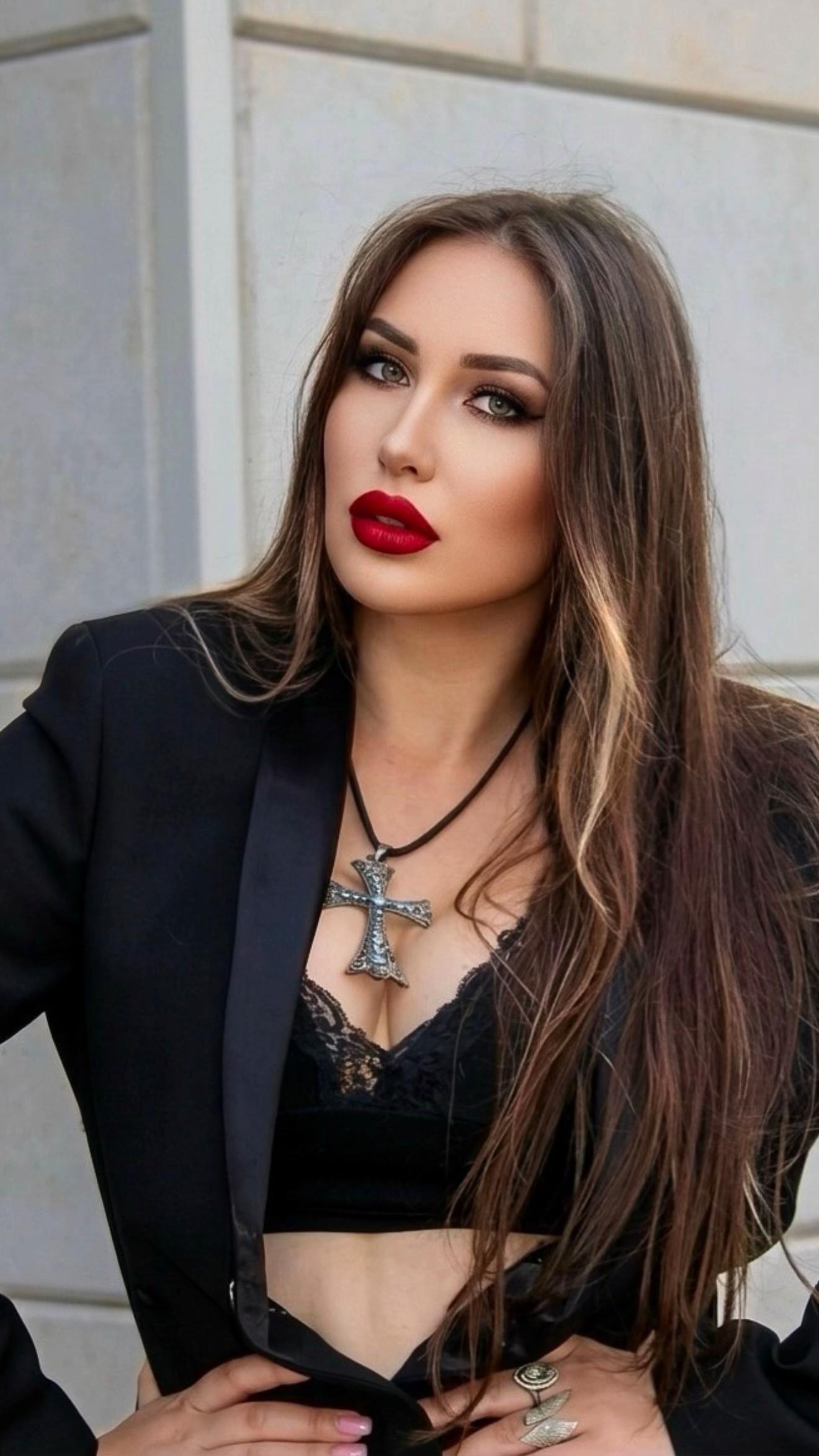 @Dasha Sivozhelezova