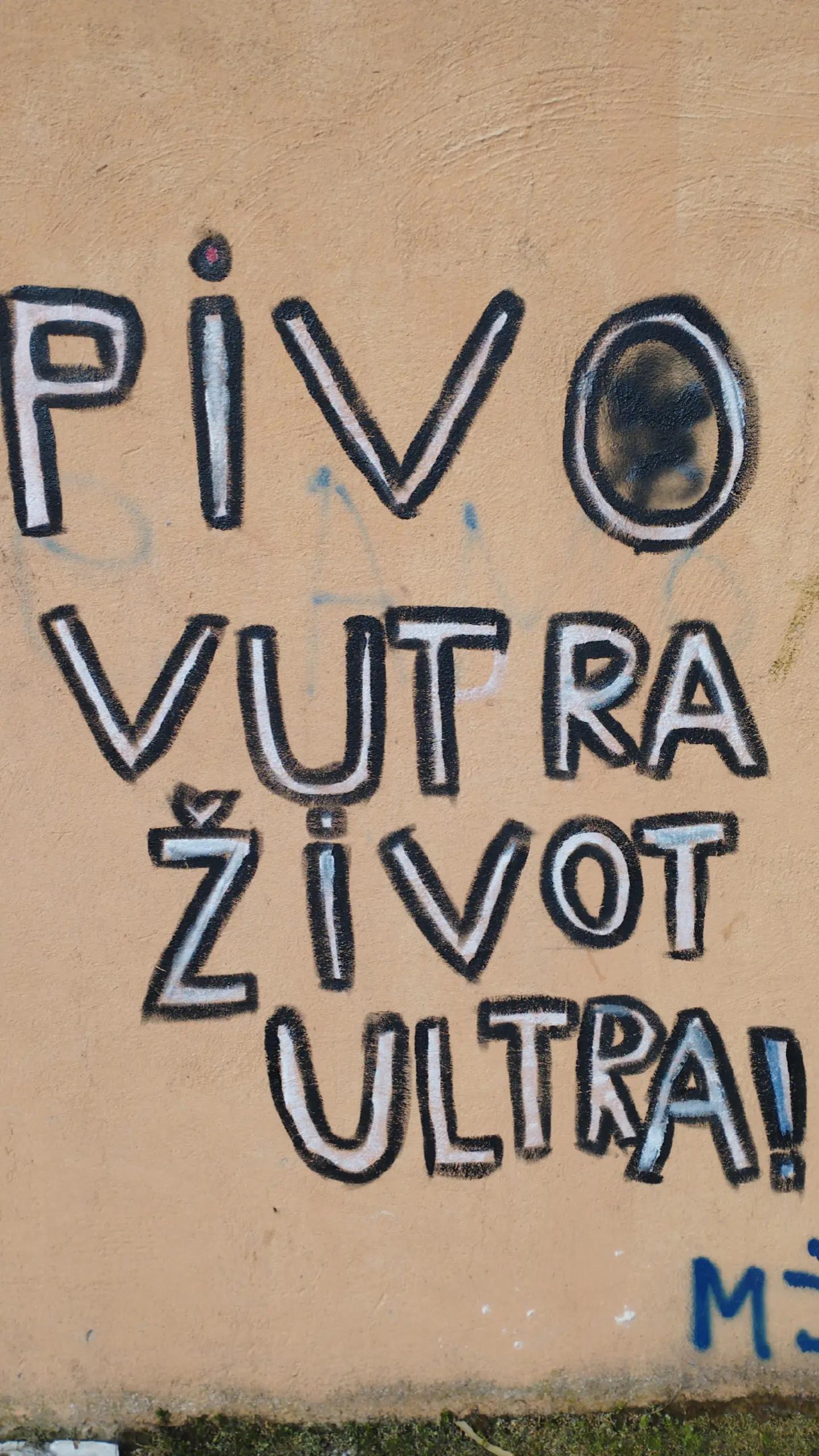 @M I &Scaron; A✟