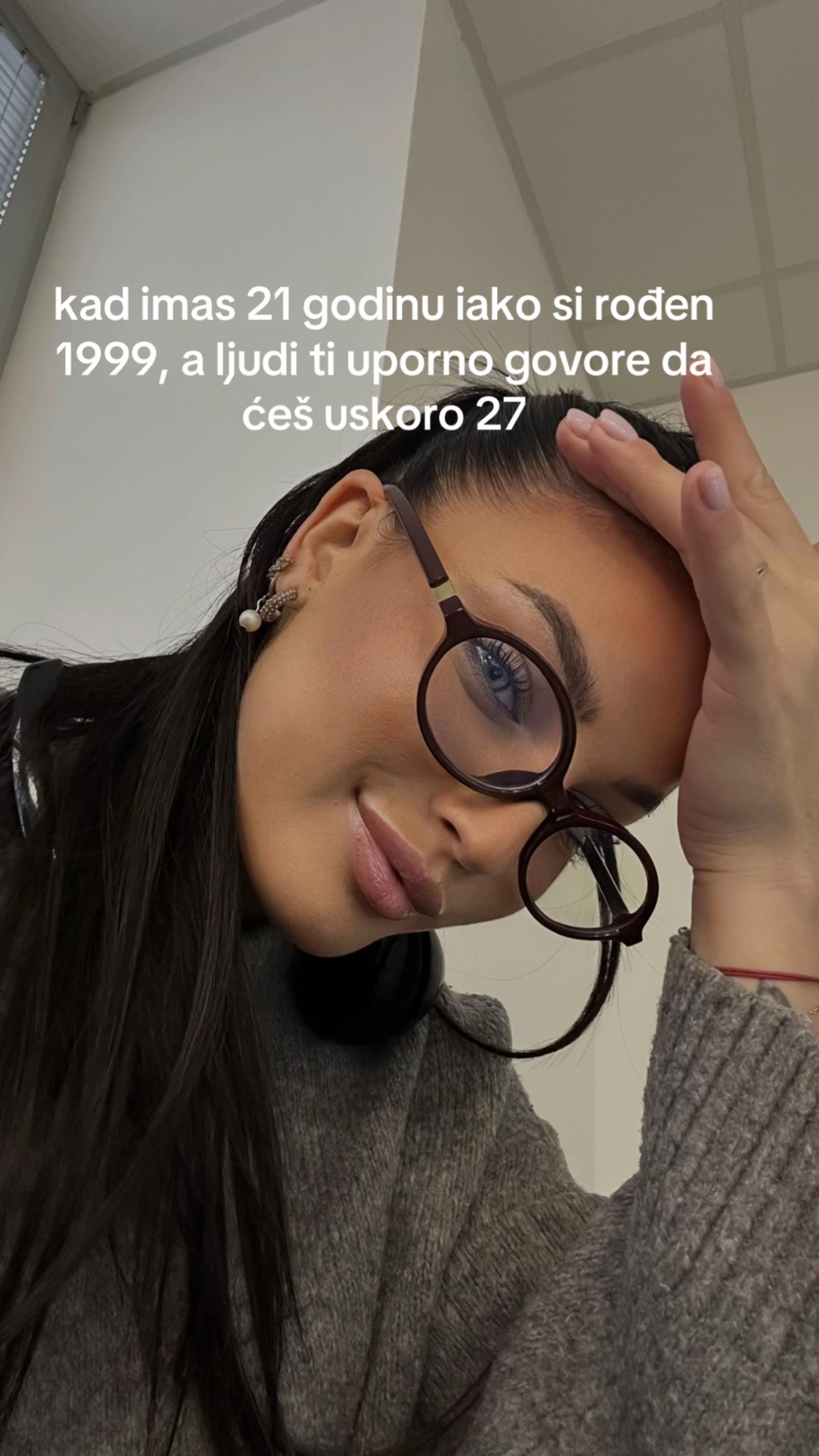 @_dlorena_