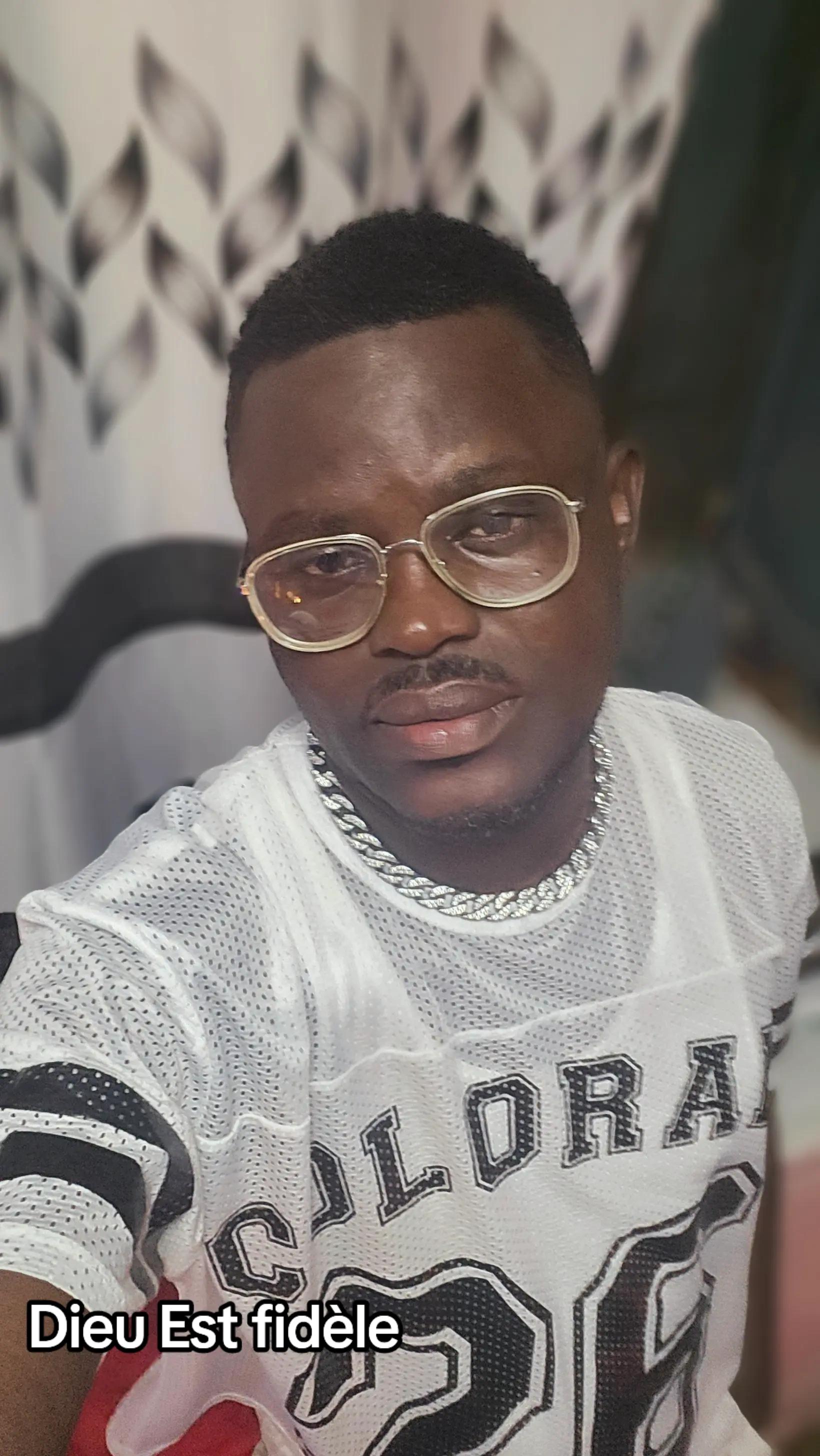 @YEYE ART LE SUPER 👑👑👑