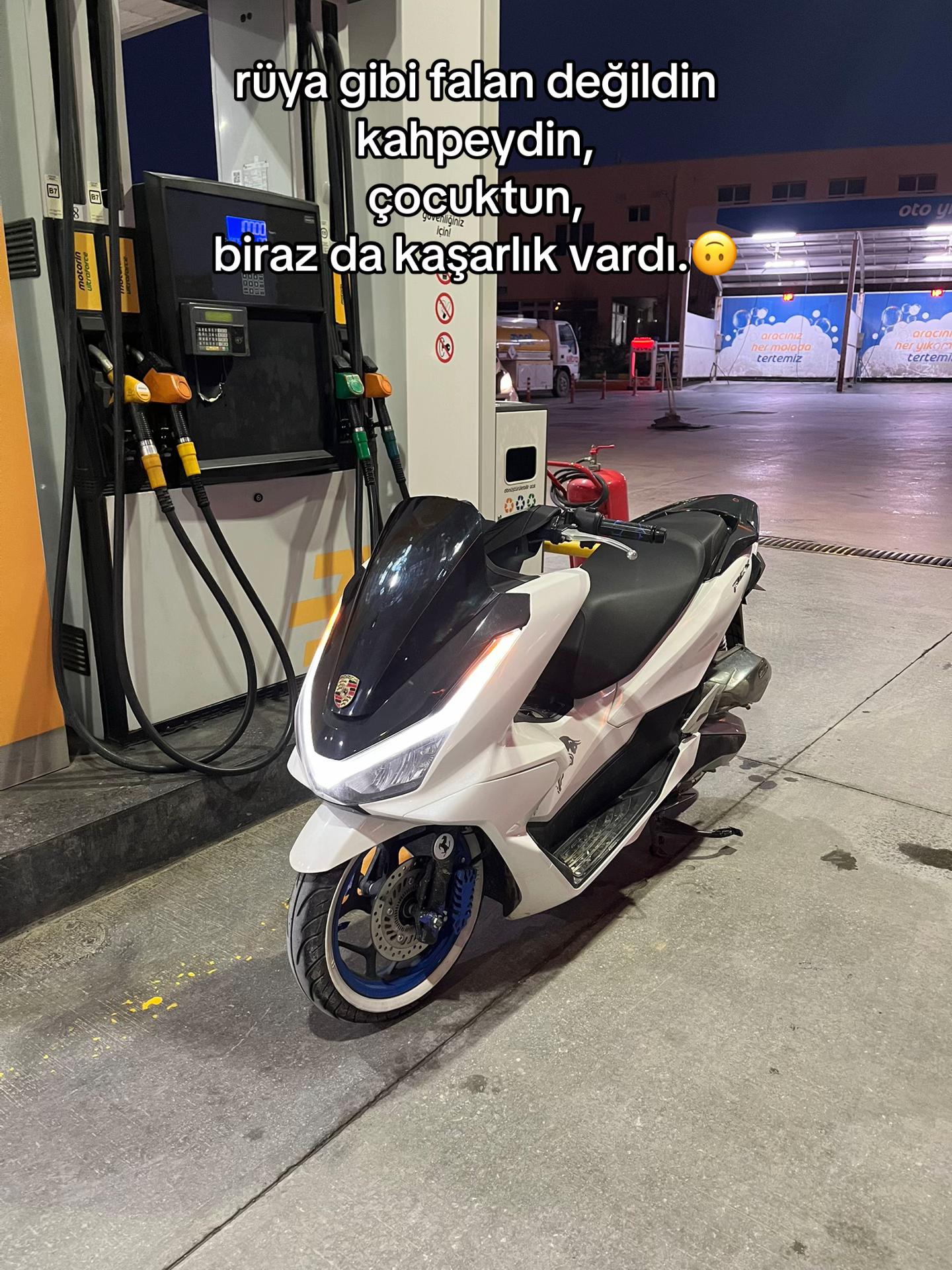 @E&B