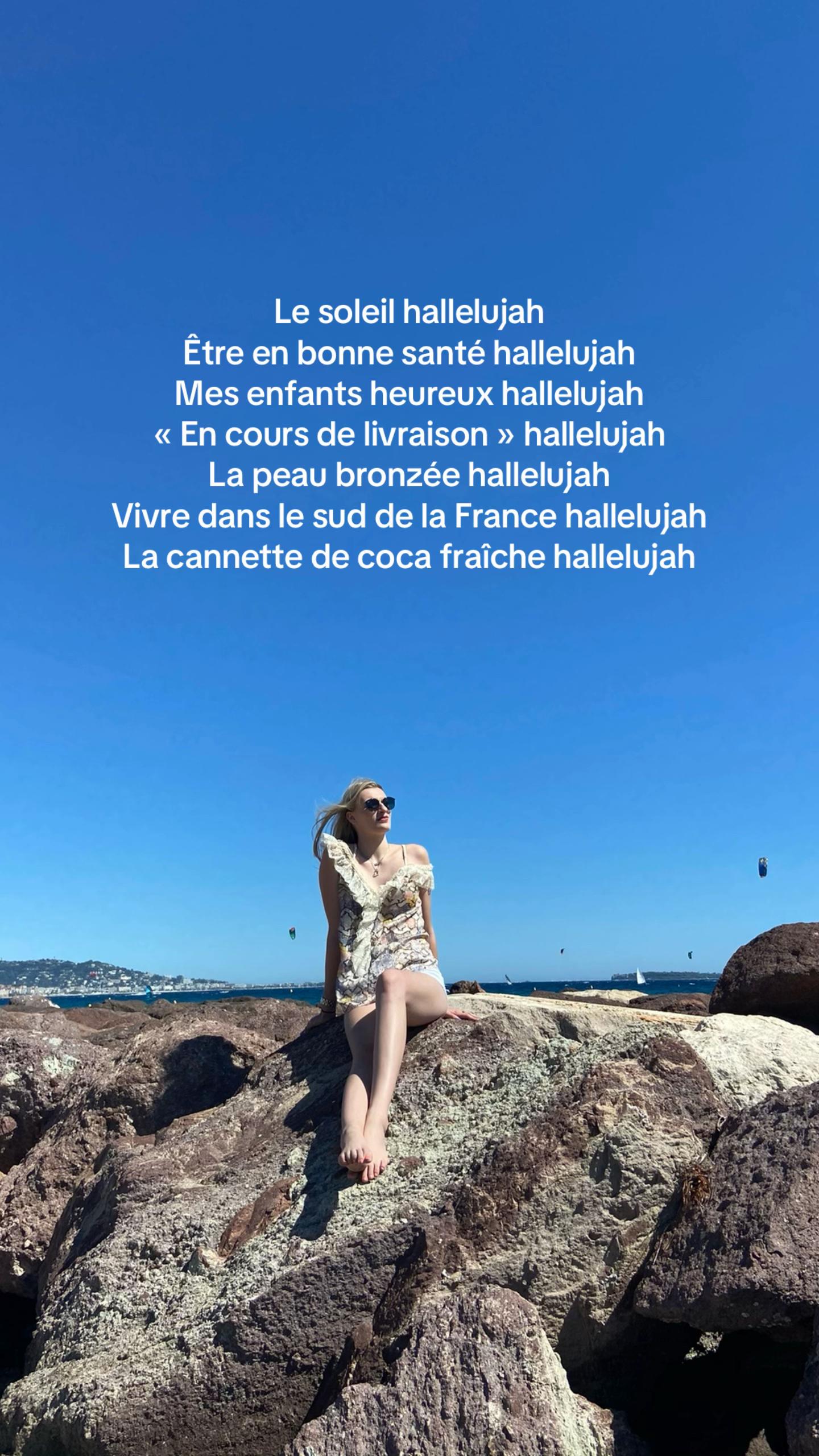 @lauraccomplie