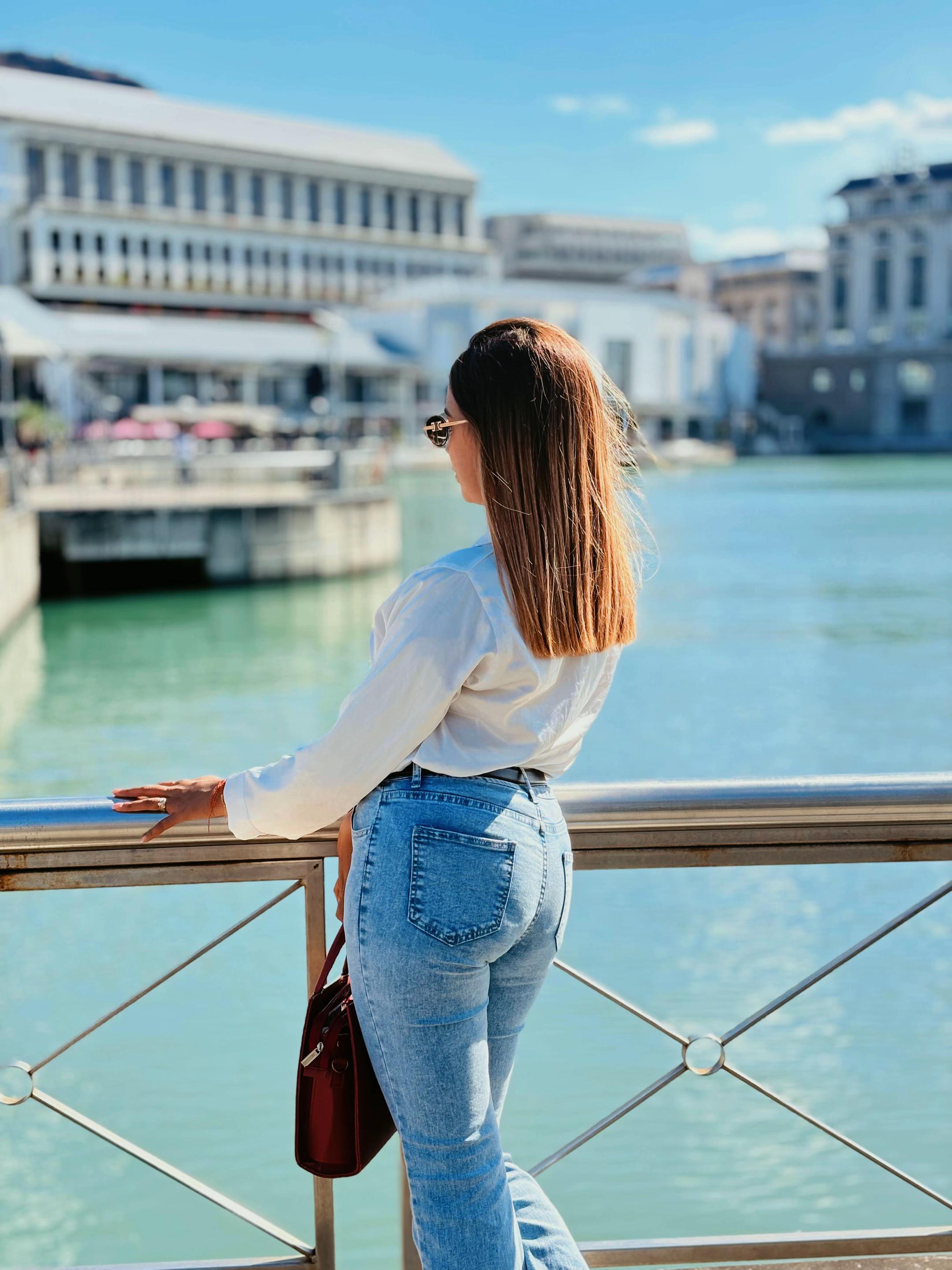 @Navishtamakeupartist