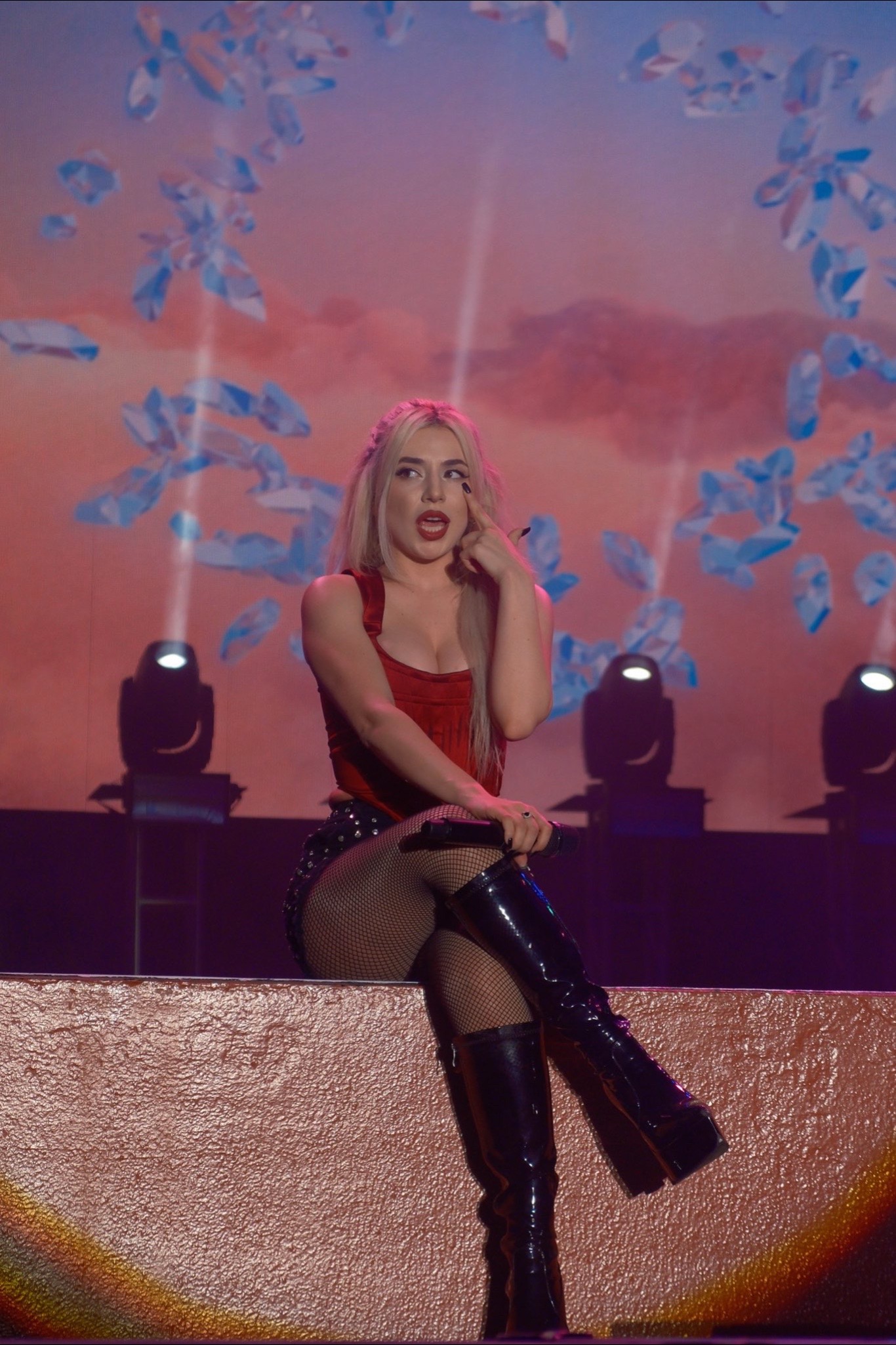 @Ava Max France 🇫🇷