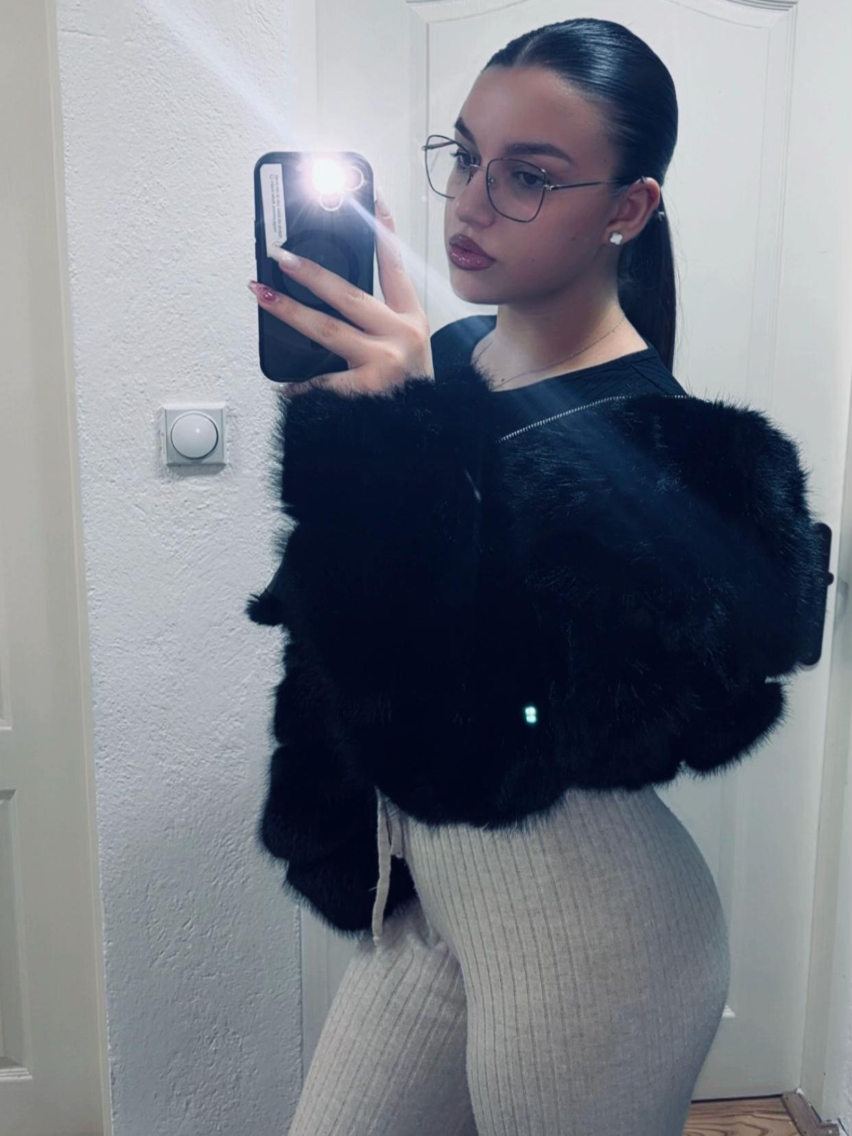 @J O V A N A