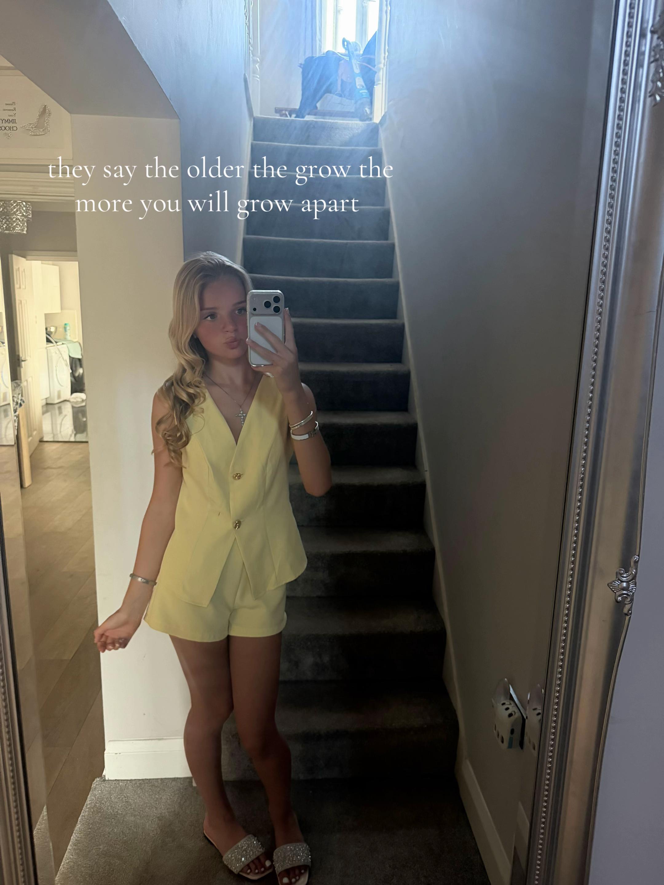 @𝓅ℴ𝓅𝓅𝓎 🧿
