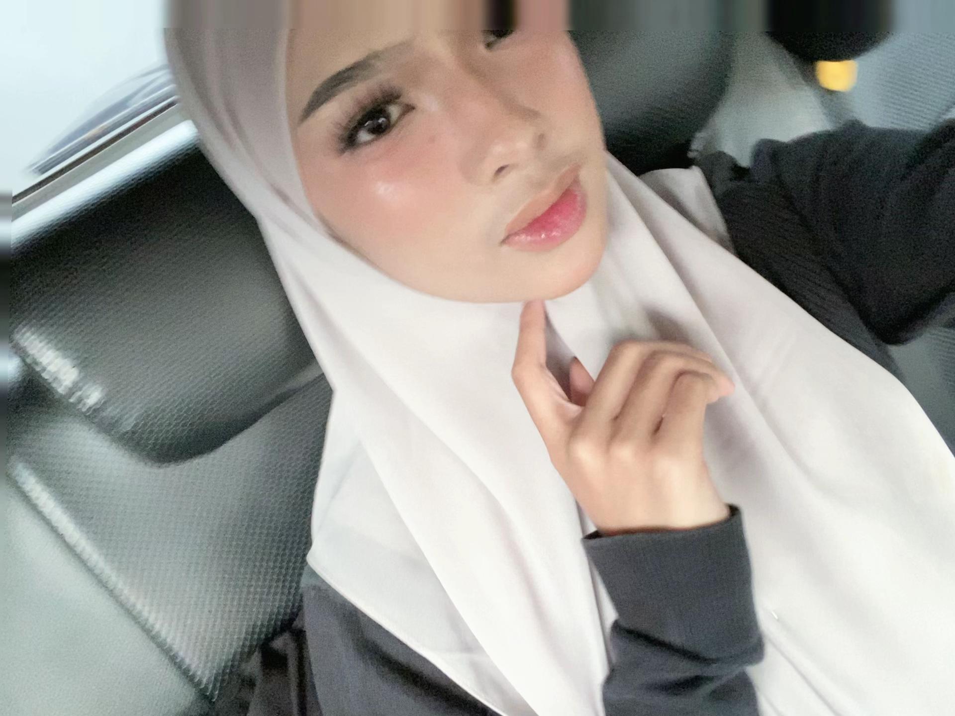 @نبيلة