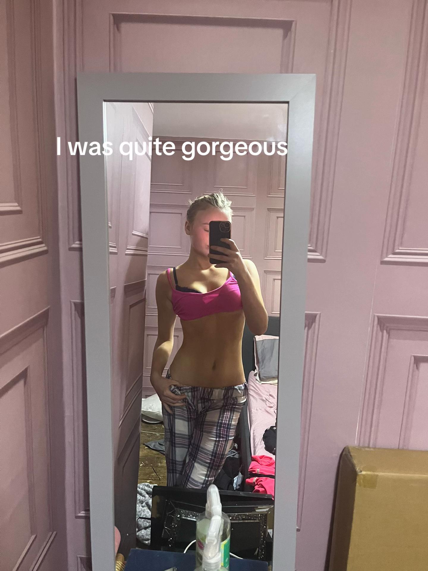 @Maisie Holland