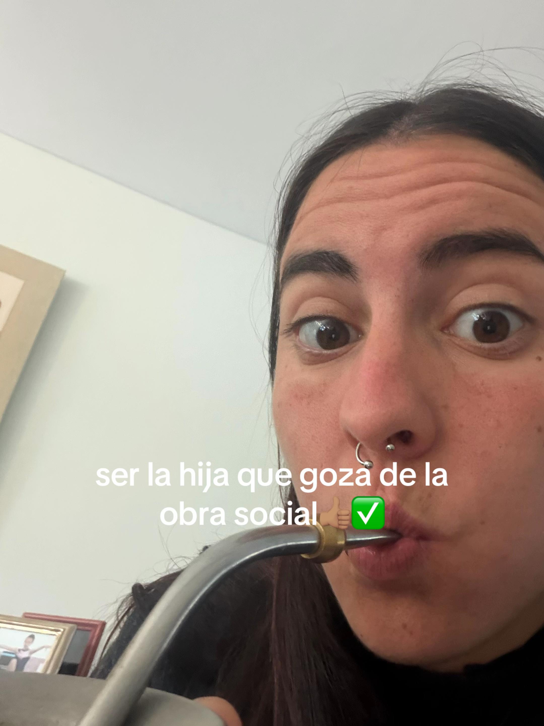 @lola