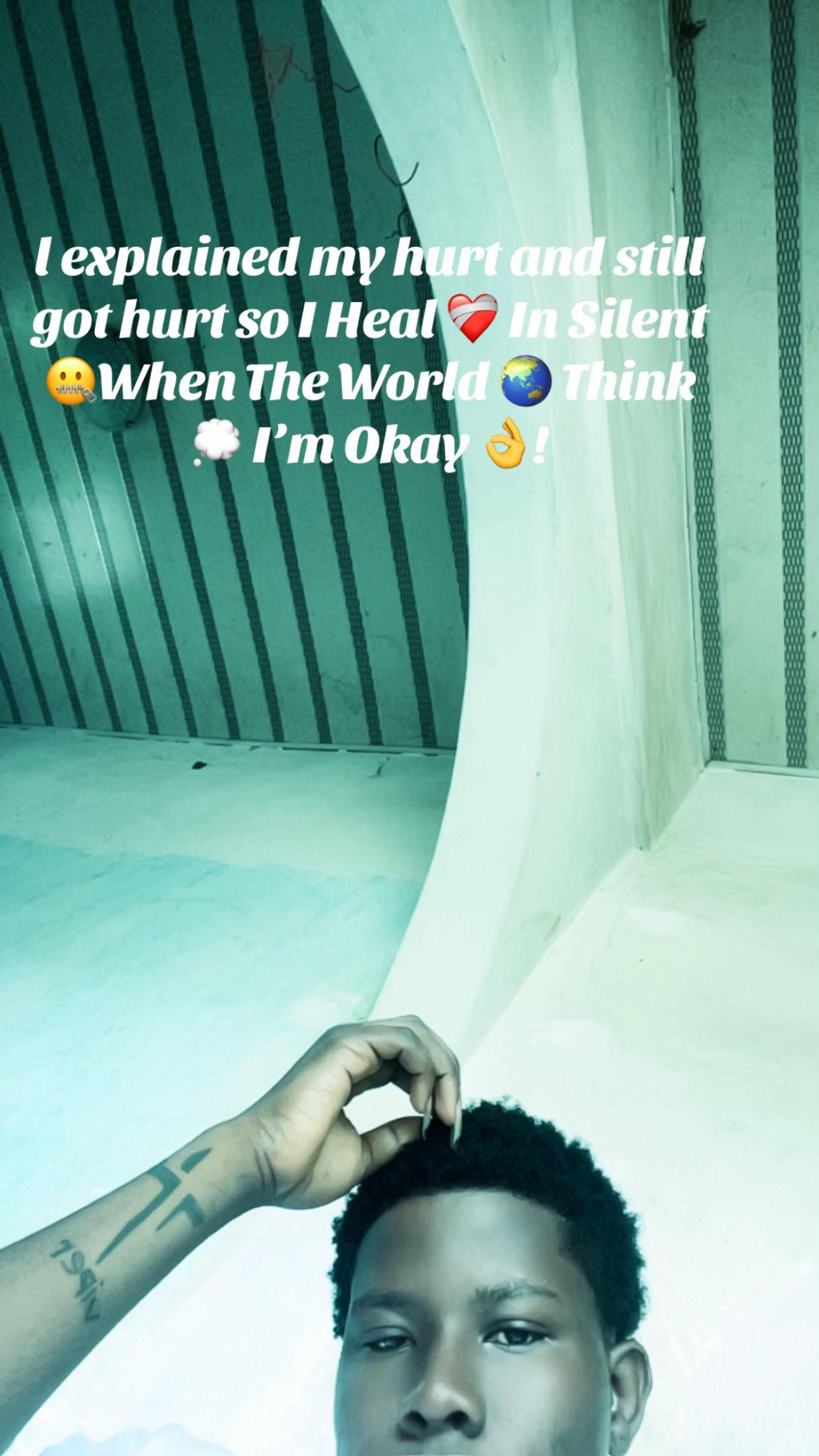 @👻STAY WEIRD👻