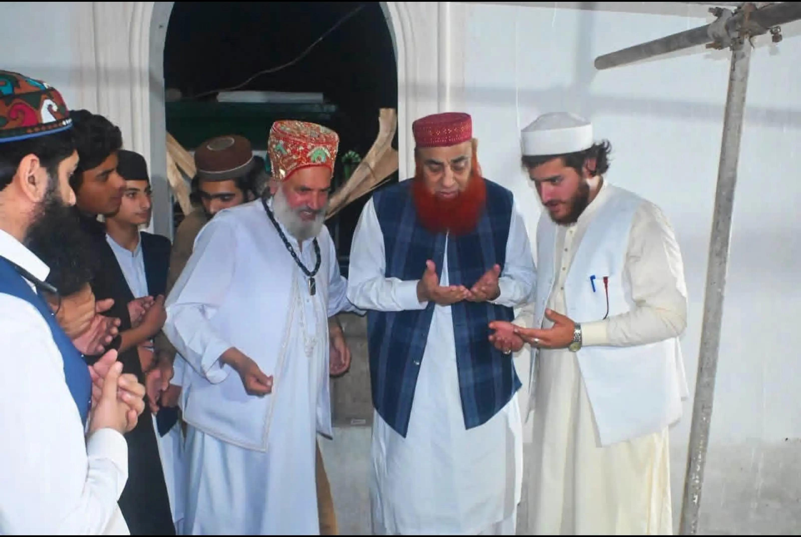@خاک پائے درِ مرشد