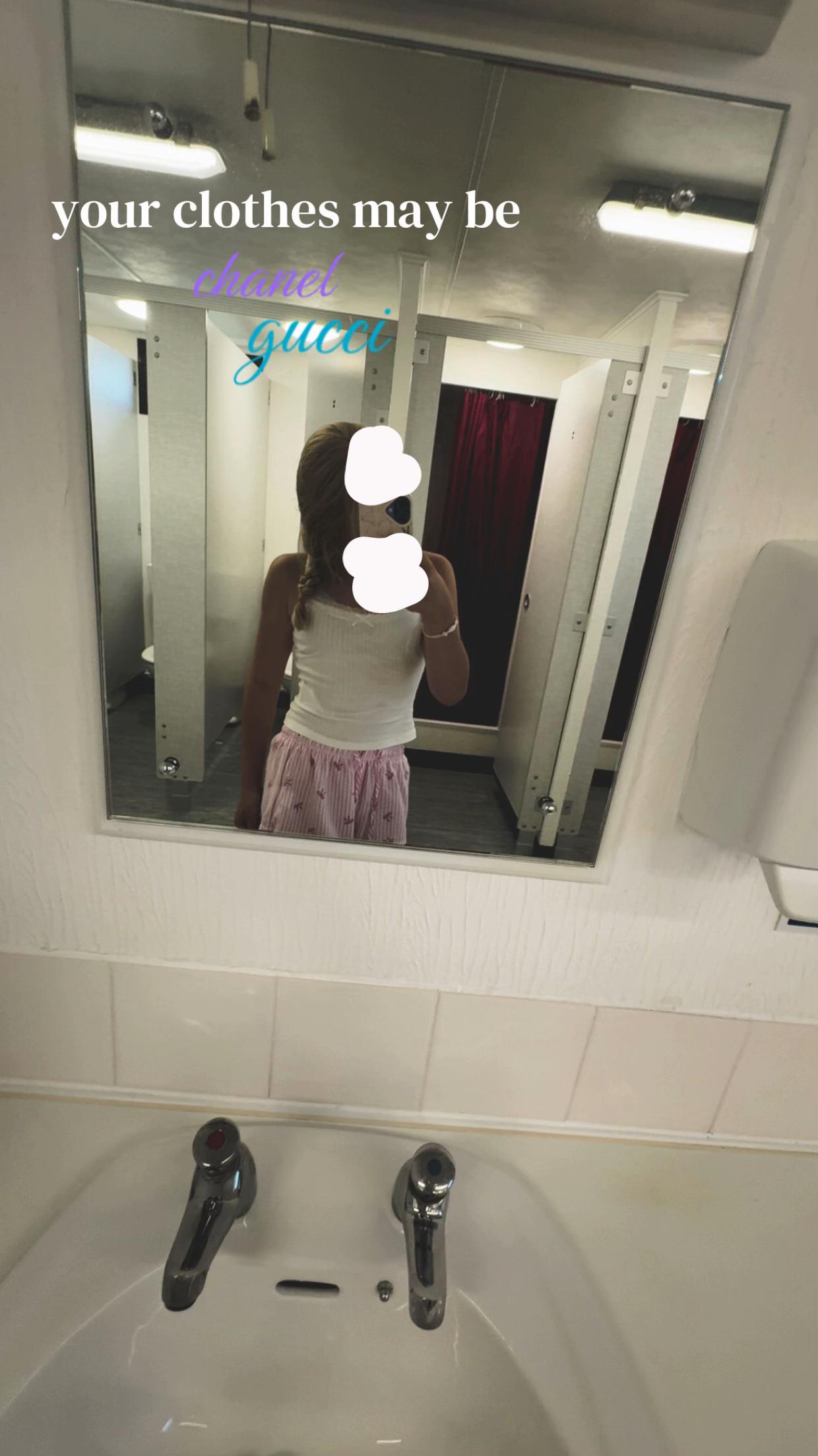 @๐ฎโด๐
๐ฝ๐พ๐ถ๐๐ซถ๐ผ