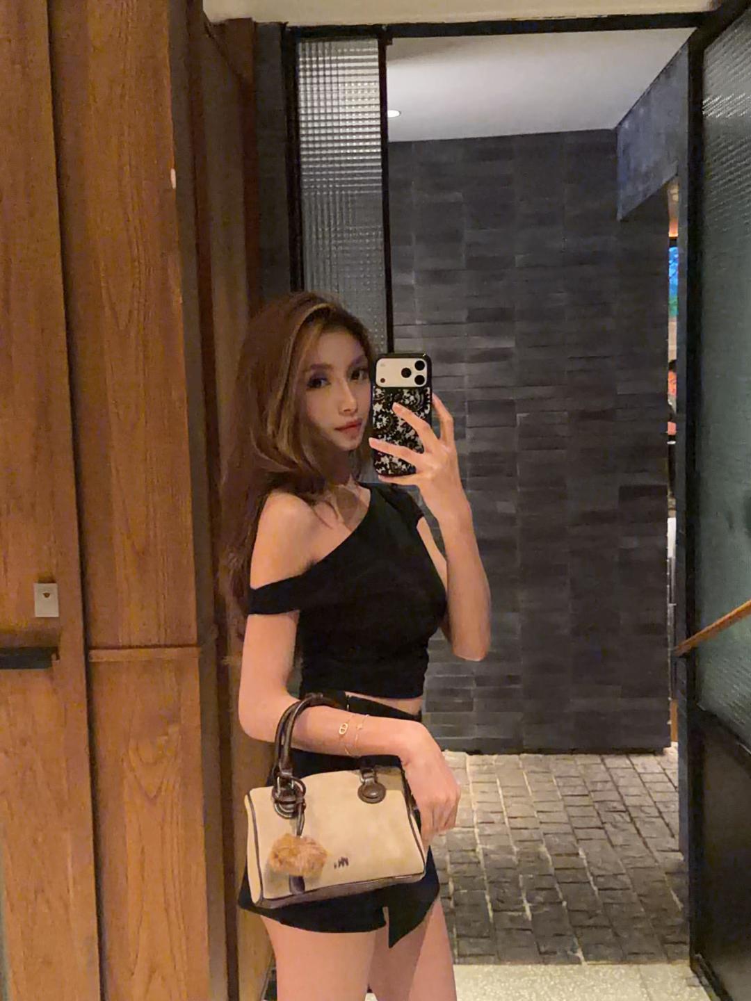 @𝐆𝐫𝐚𝐭𝐢𝐚𝐯𝐢𝐜𝐭𝐨𝐫𝐢𝐧𝐞