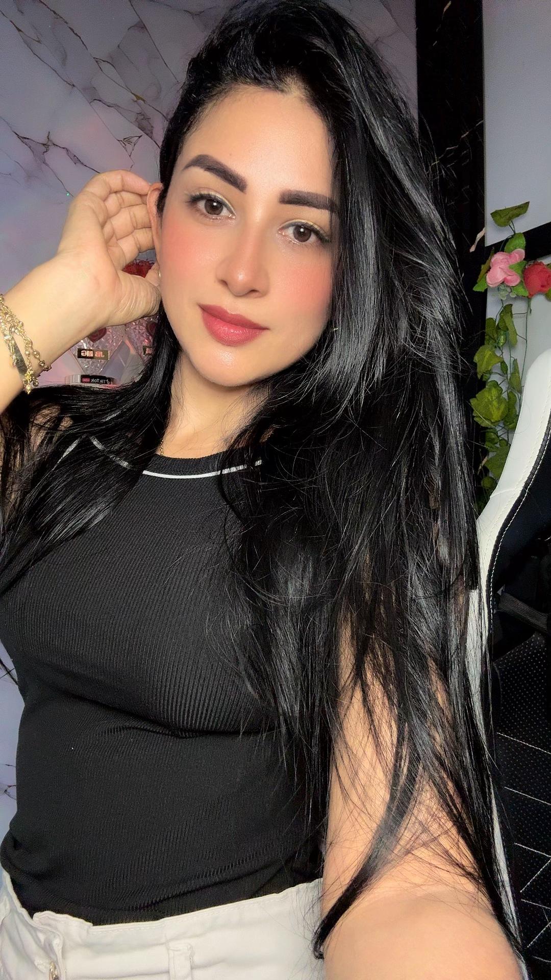 @Rocio- te Sigue