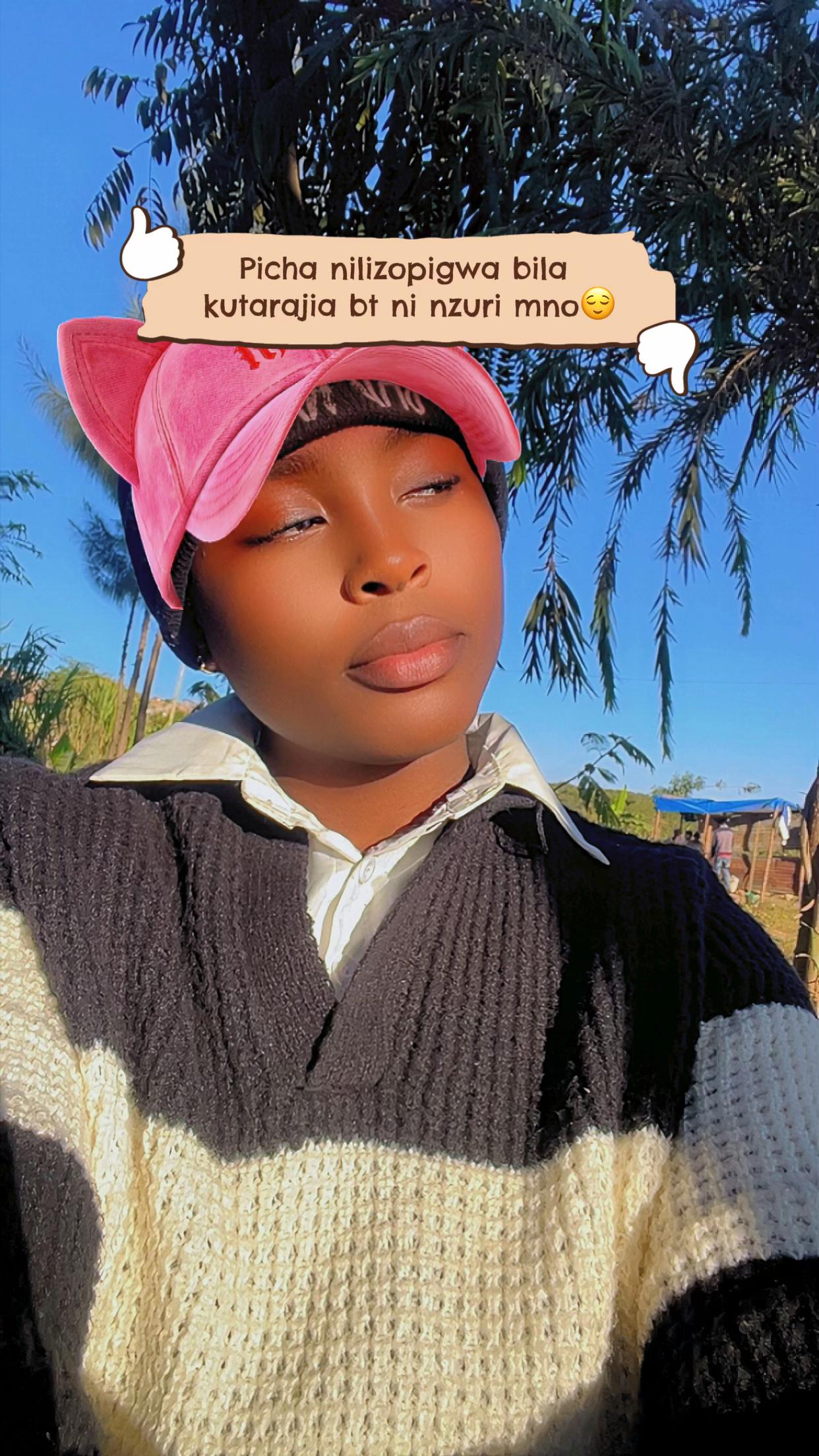 @𝓕𝓮𝔂🌸