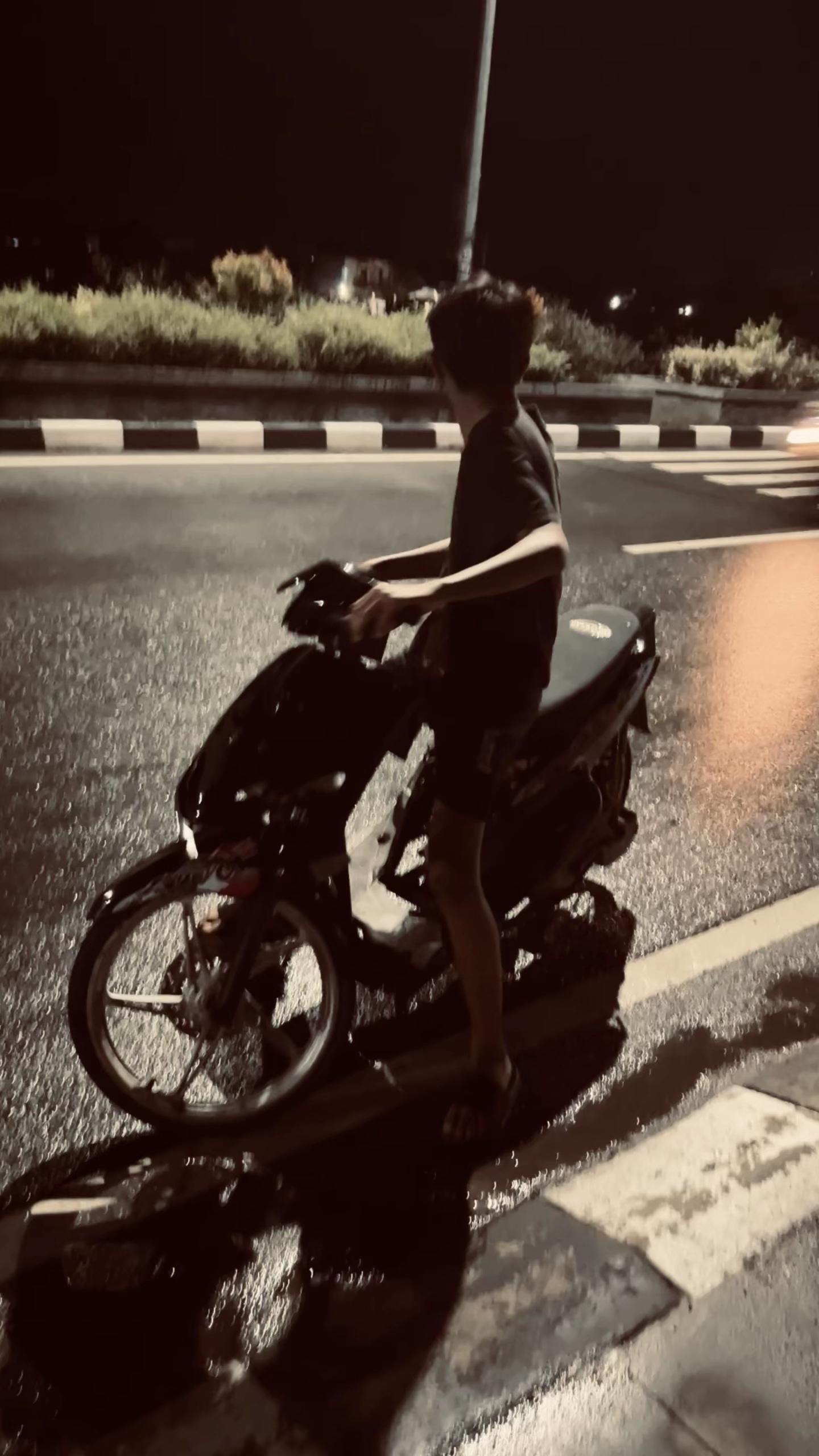 @kyy 🕷️