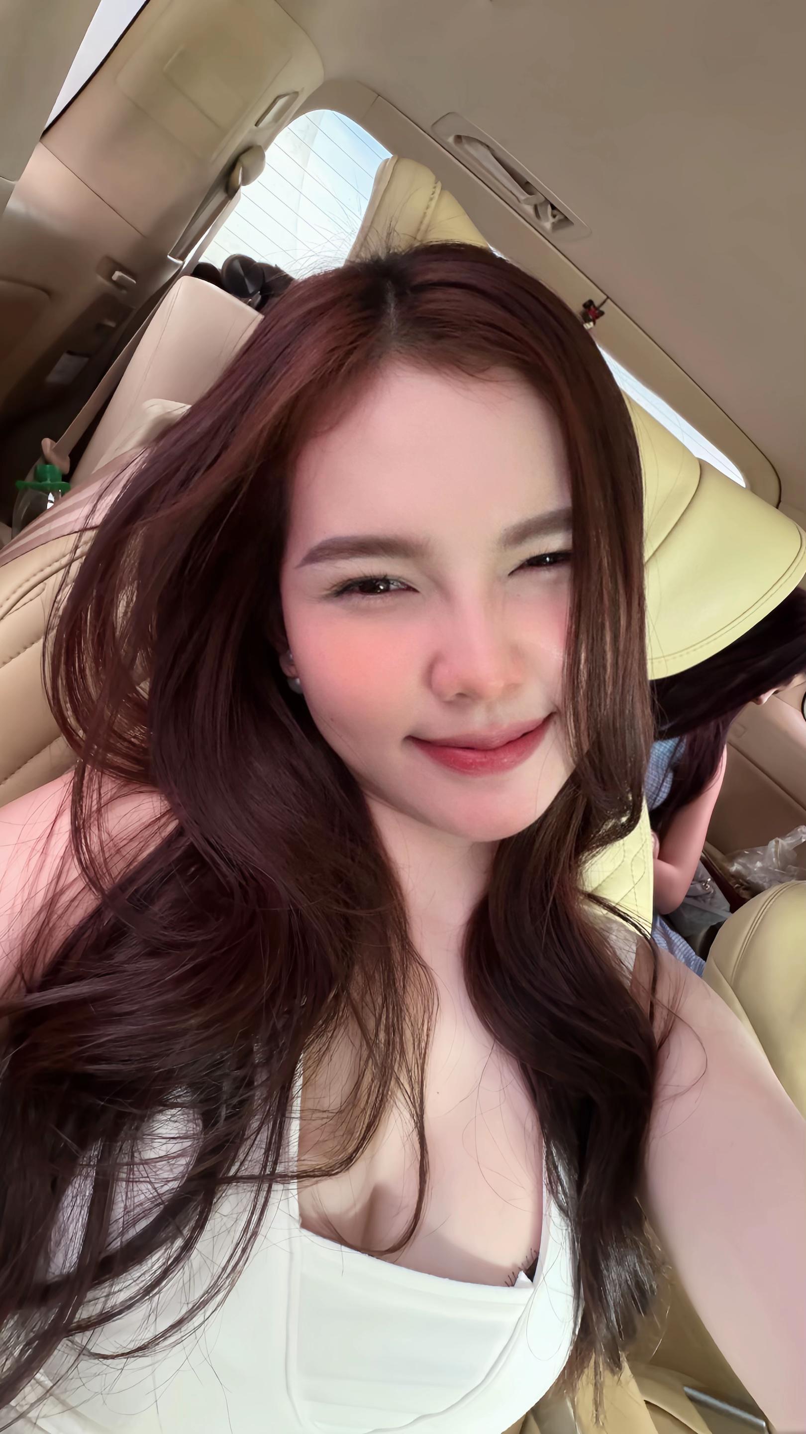 @Ly Monika