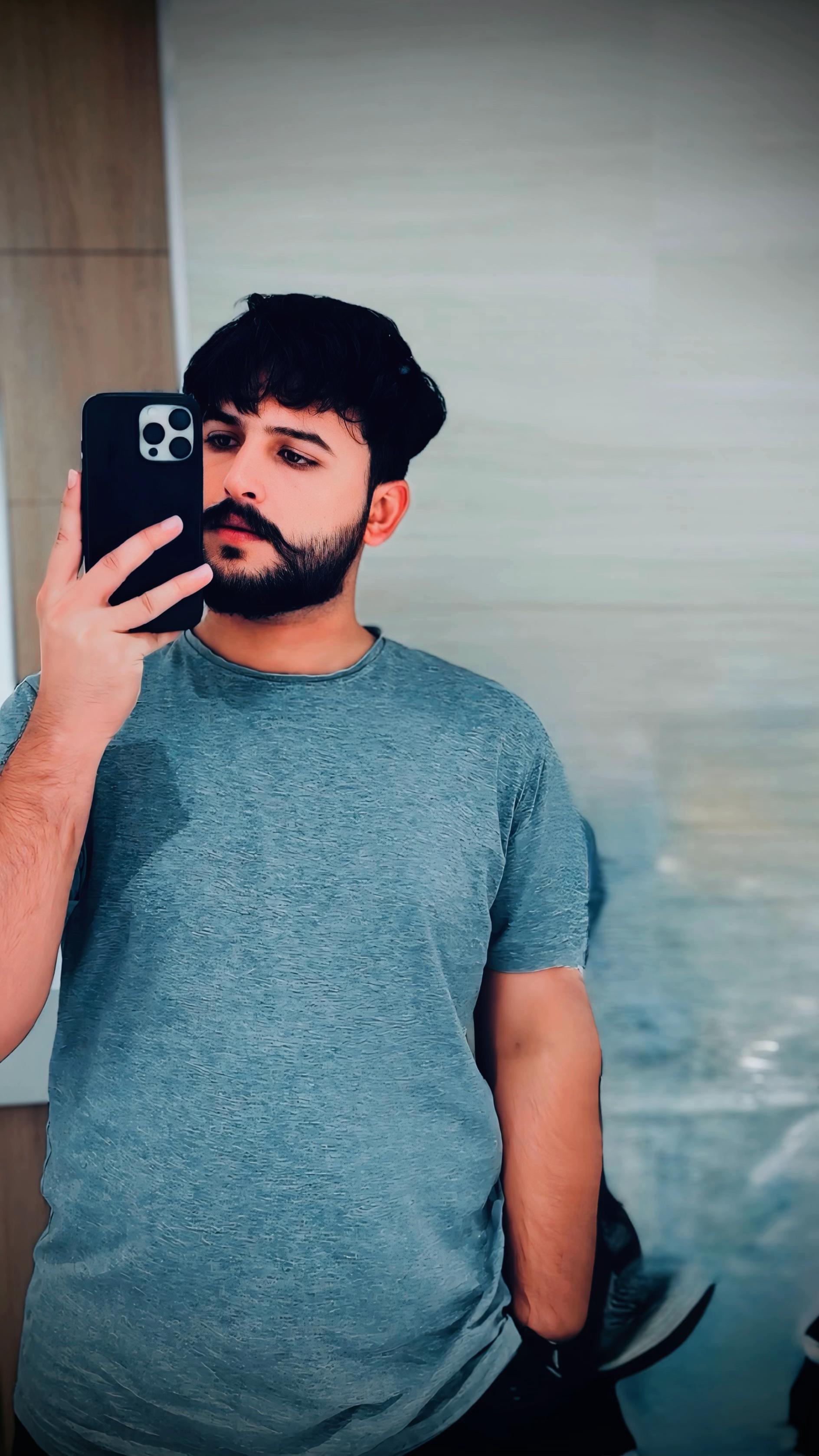@Chaudhary Ahsan🖤🥀🥂