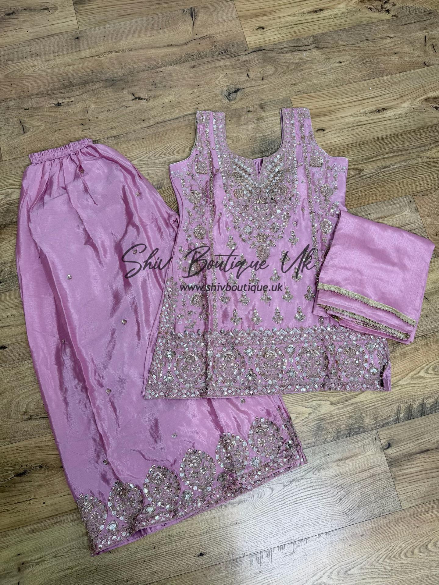 @Shiv Boutique UK