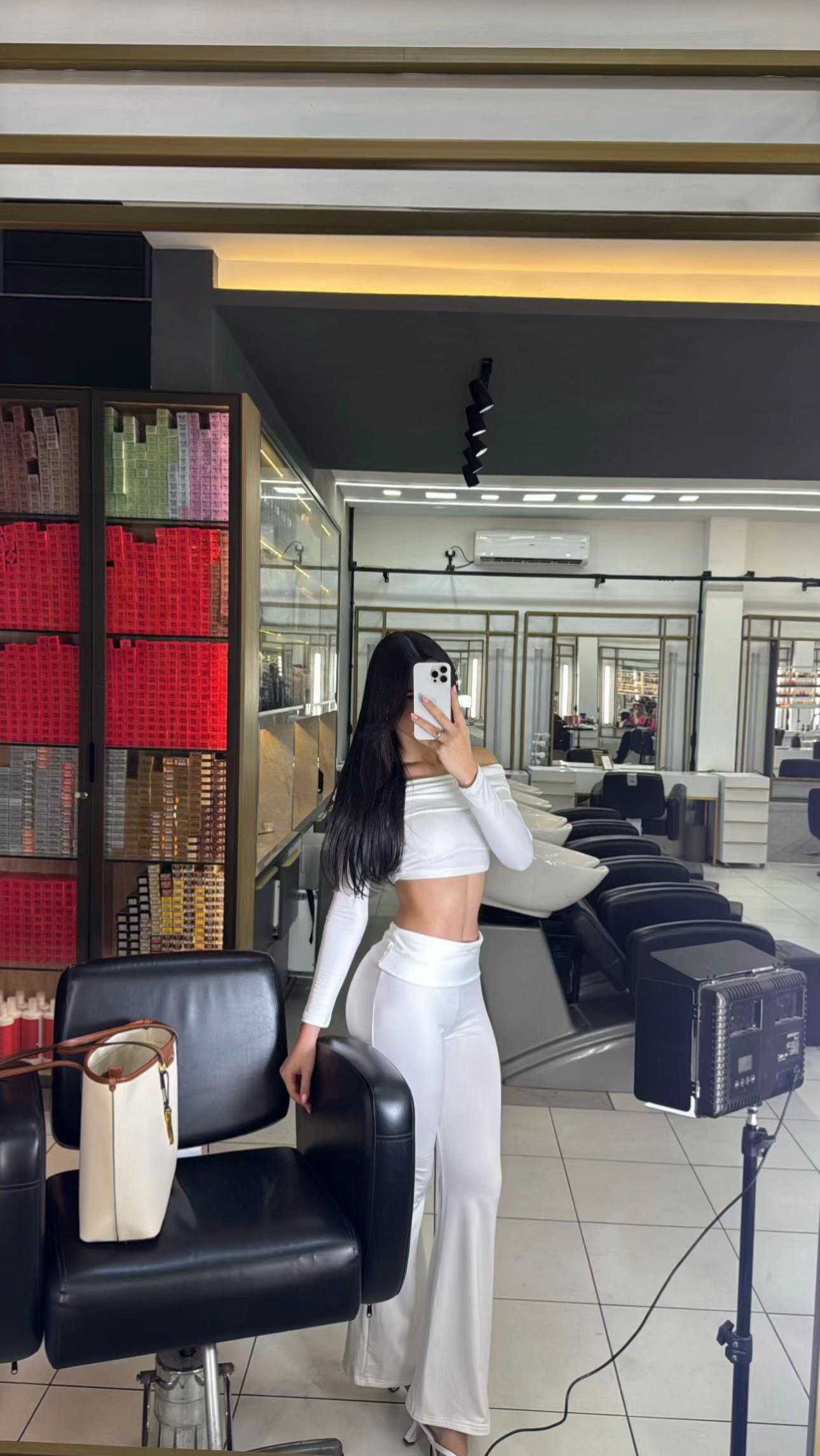 @Victoria