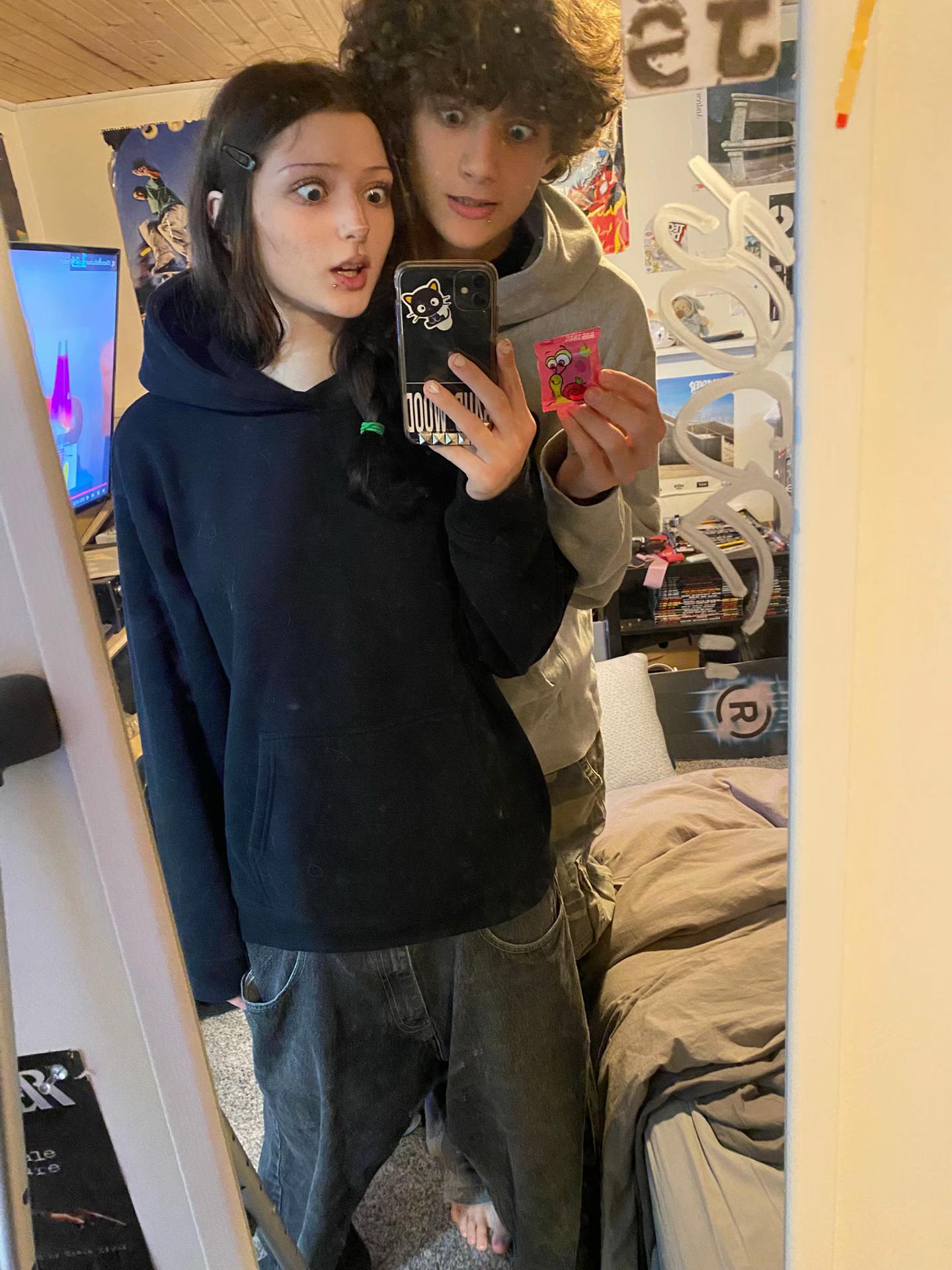 @♱