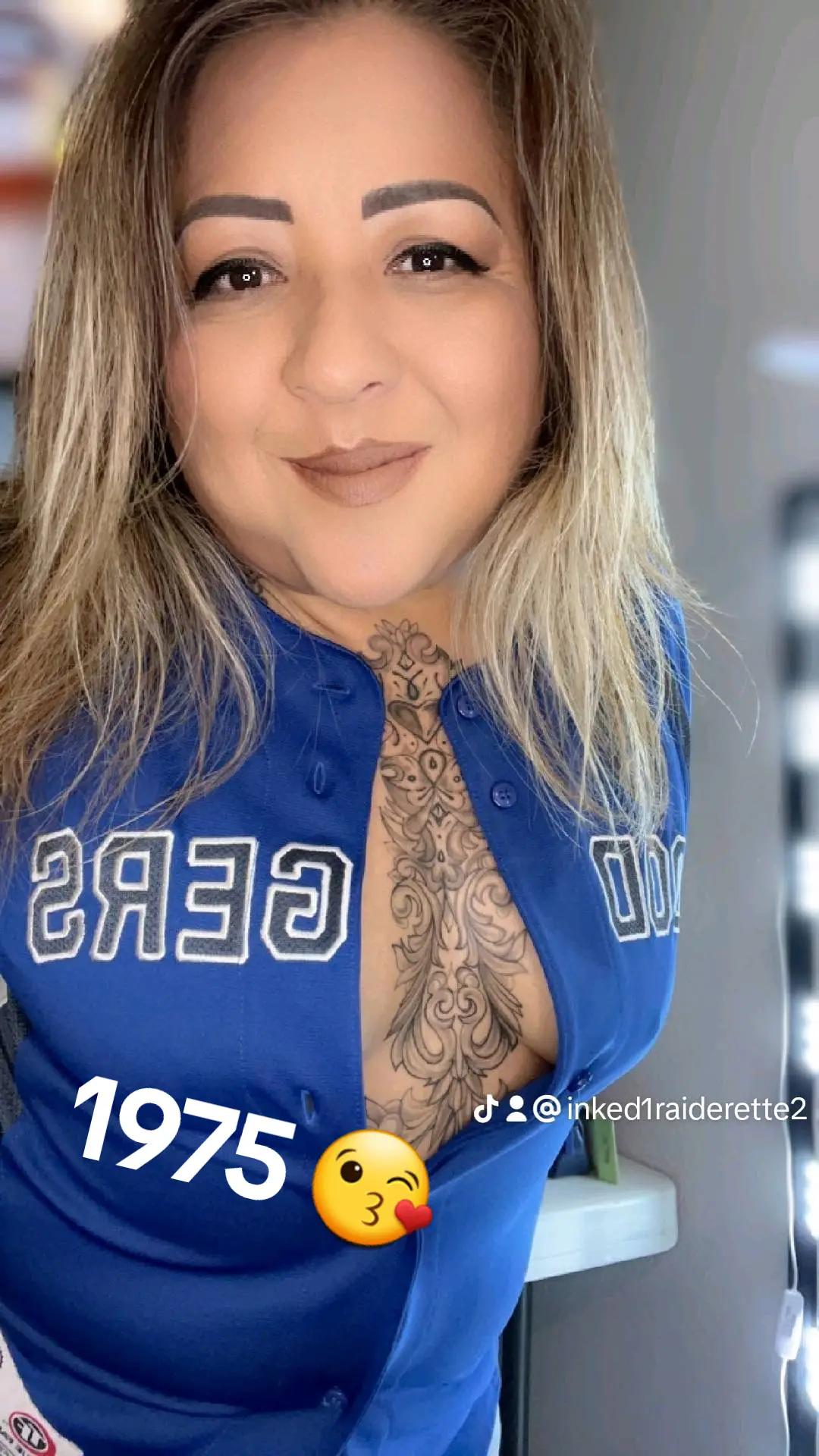@SmokingInkedRaiderette