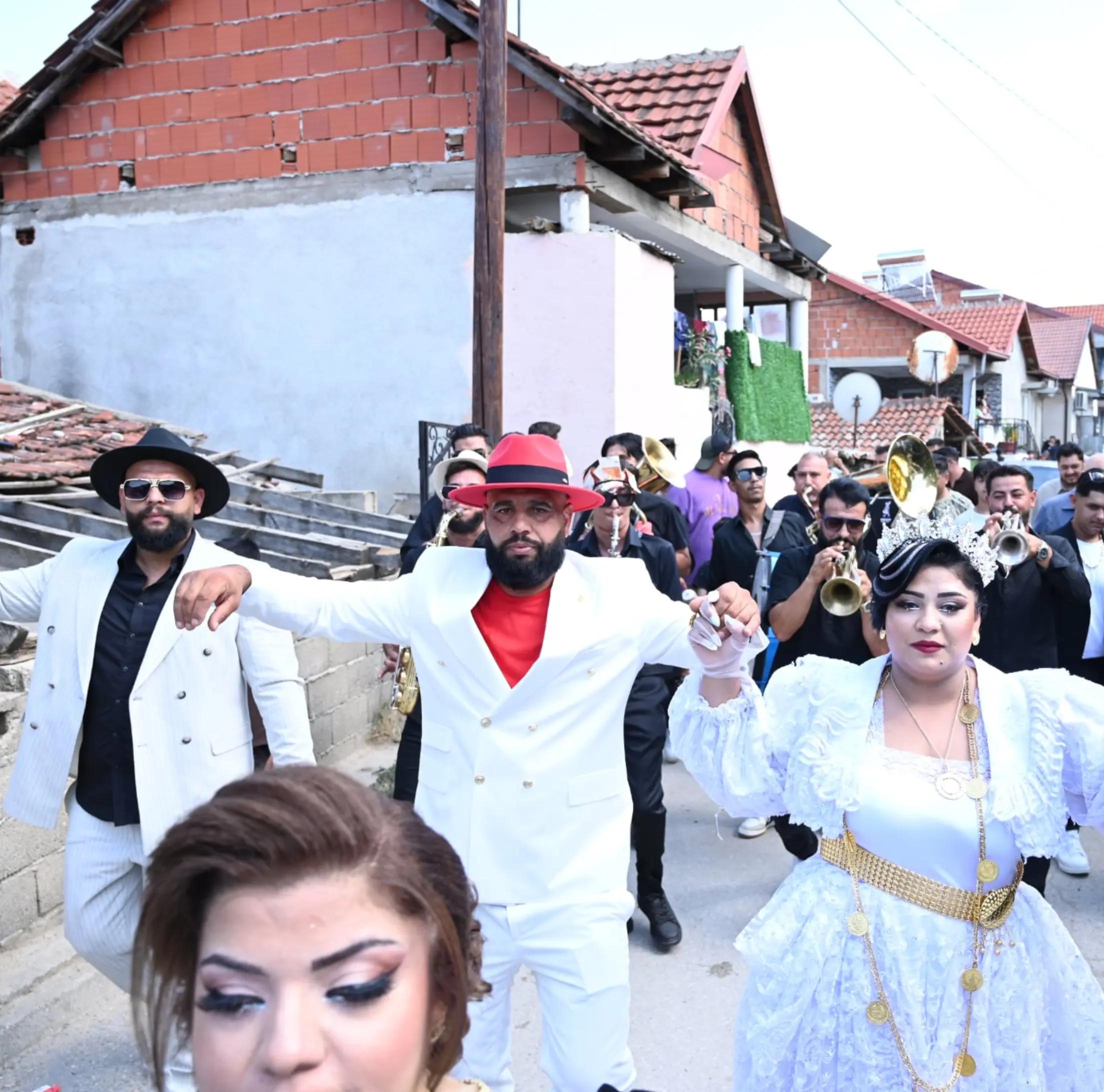 @ŐZGAN CEYLAN STRUMiCA