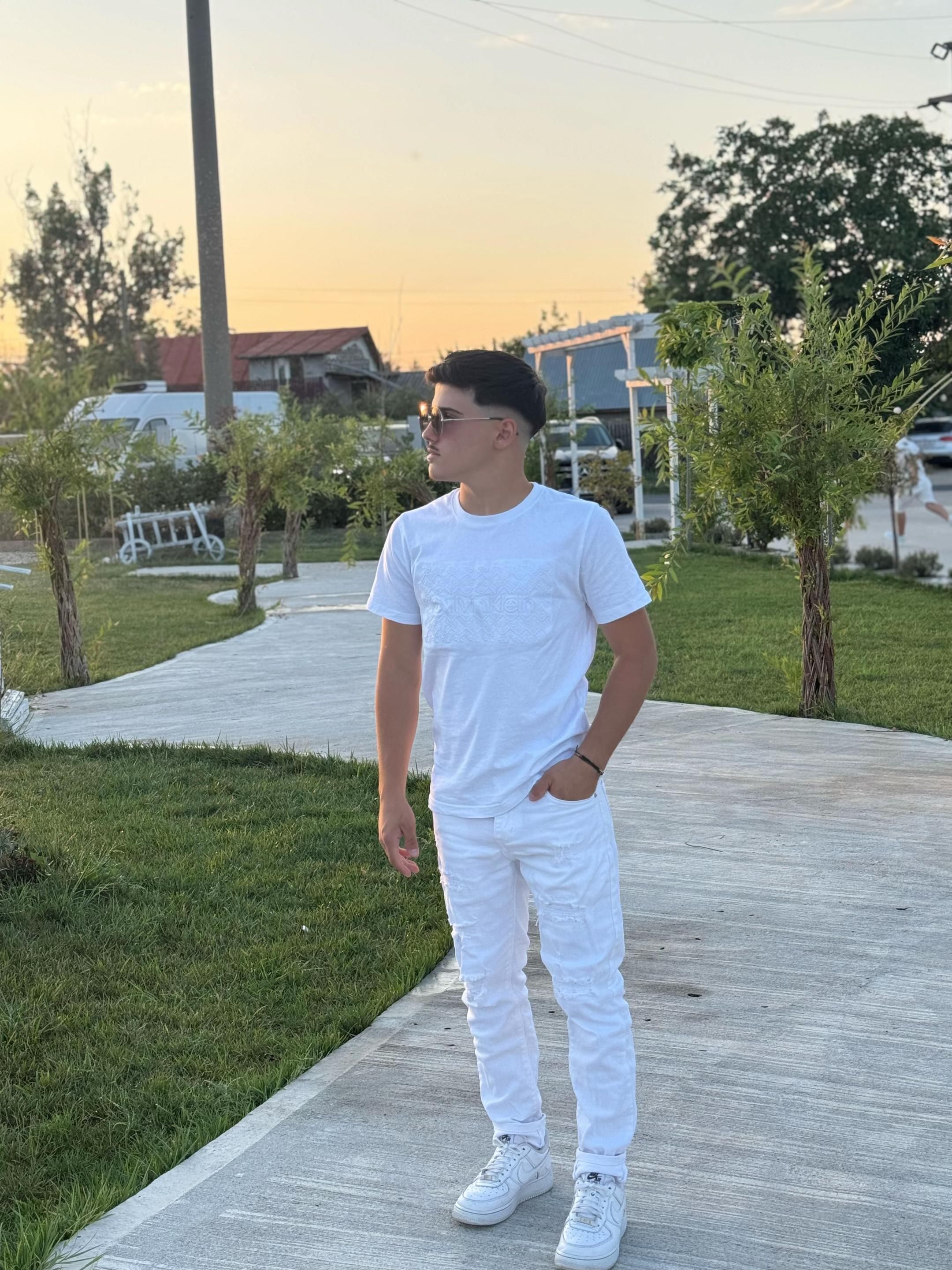 @Alex Zamfirescu