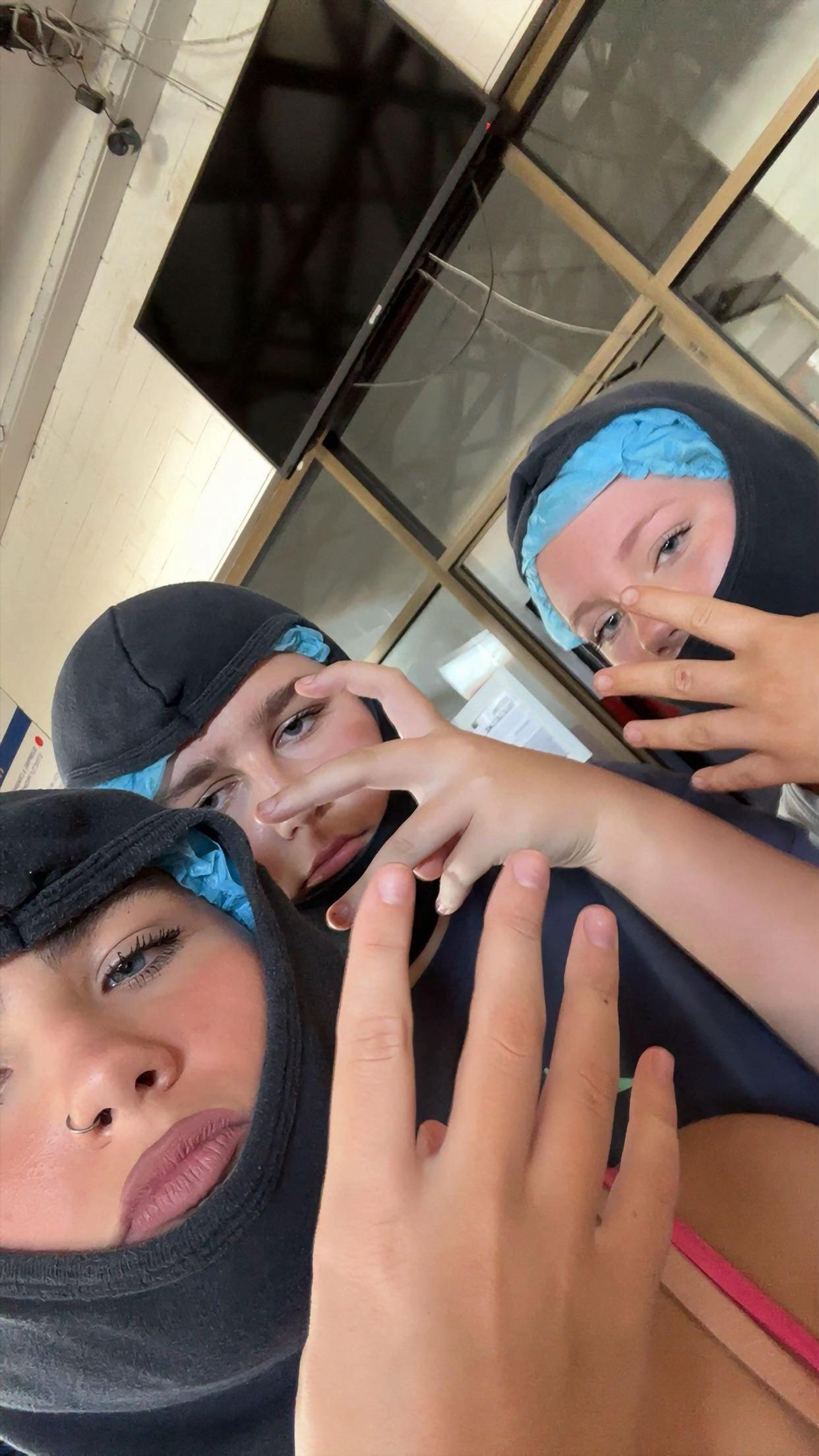 @B?