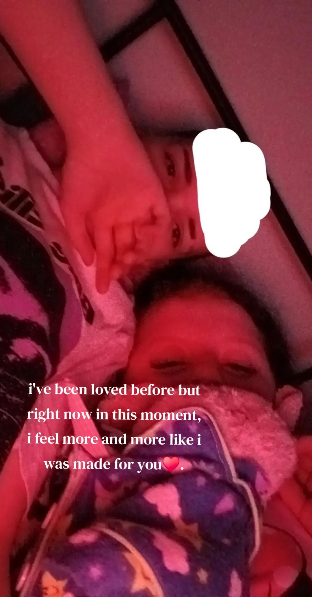 @👩❤️💋👩
