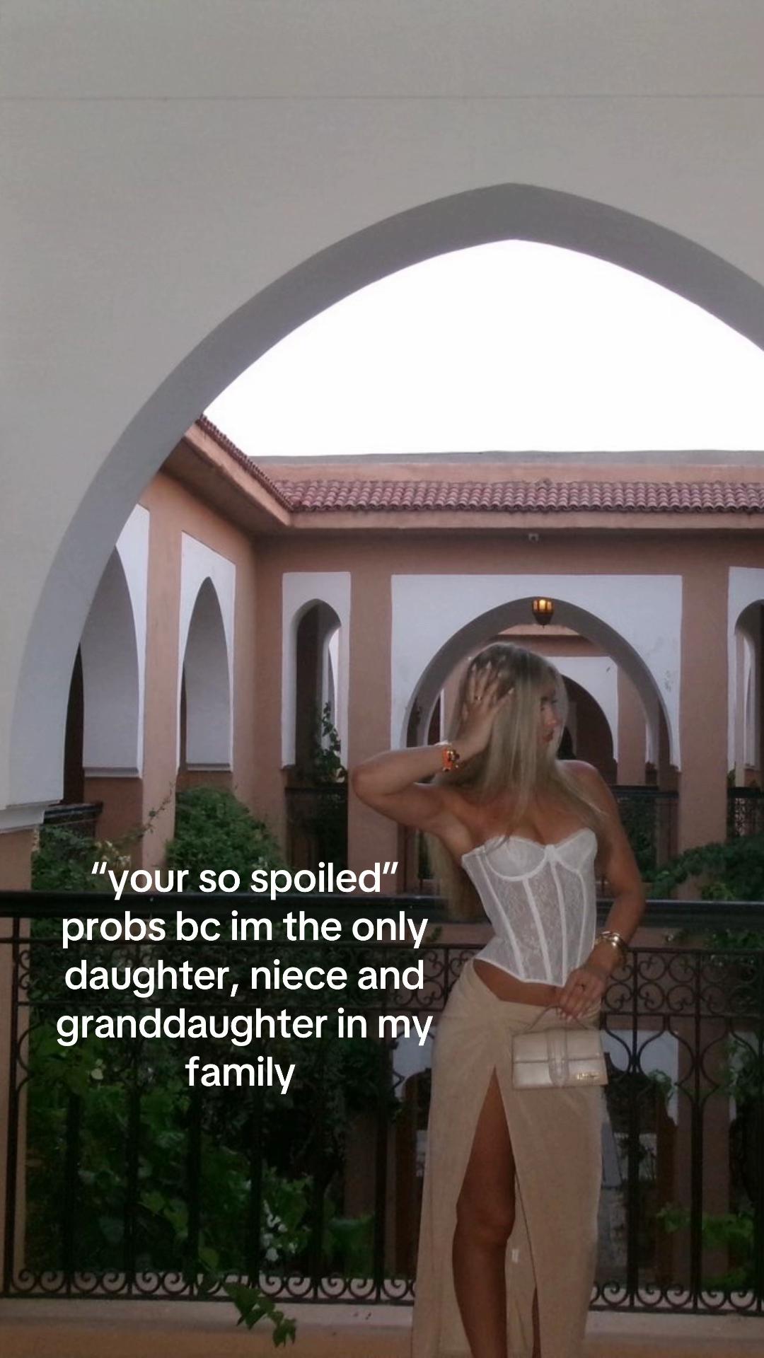 @nicolewestxx
