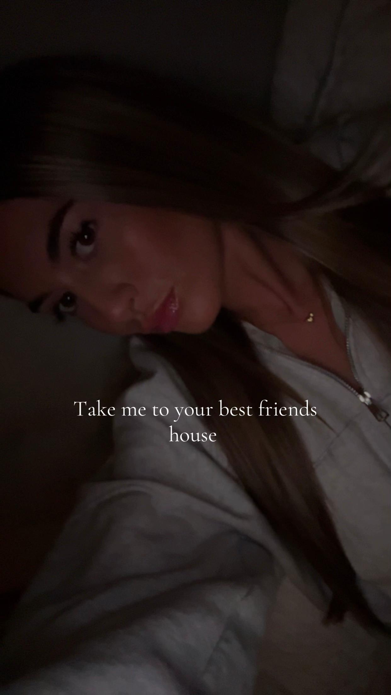 @Ana Vickers