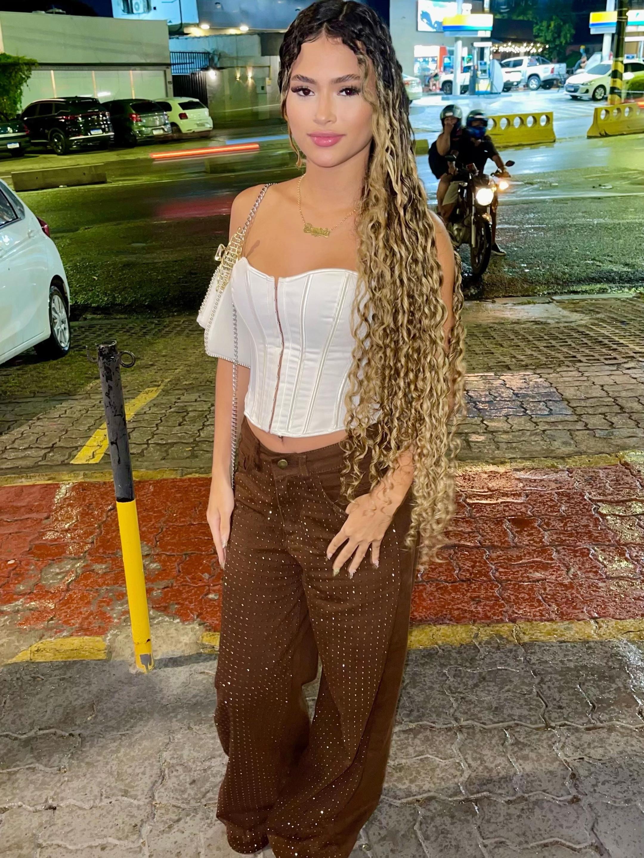 @daniela