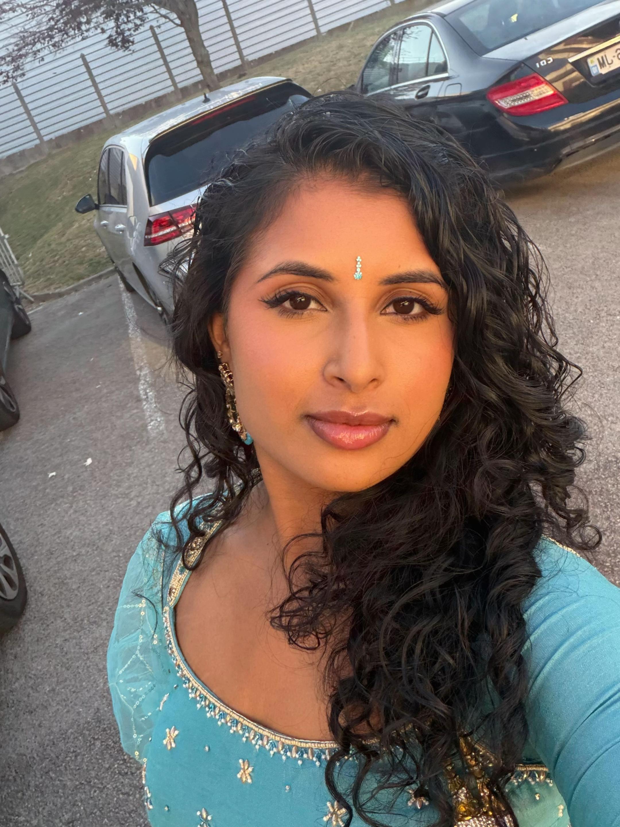@thashna