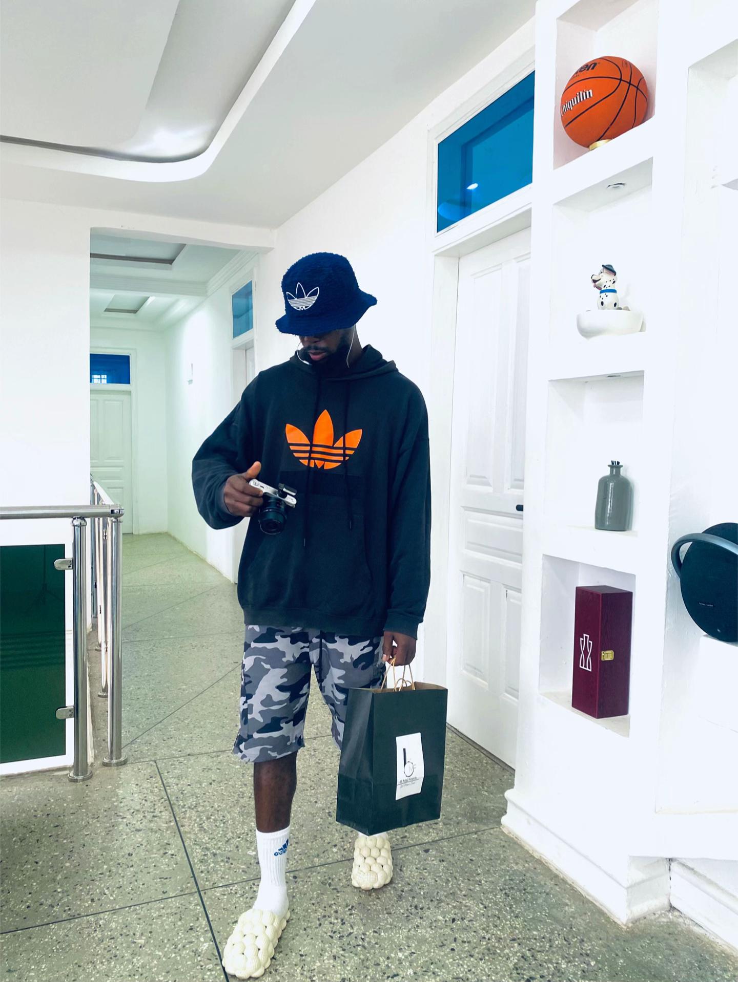 @KWESI WORD📸