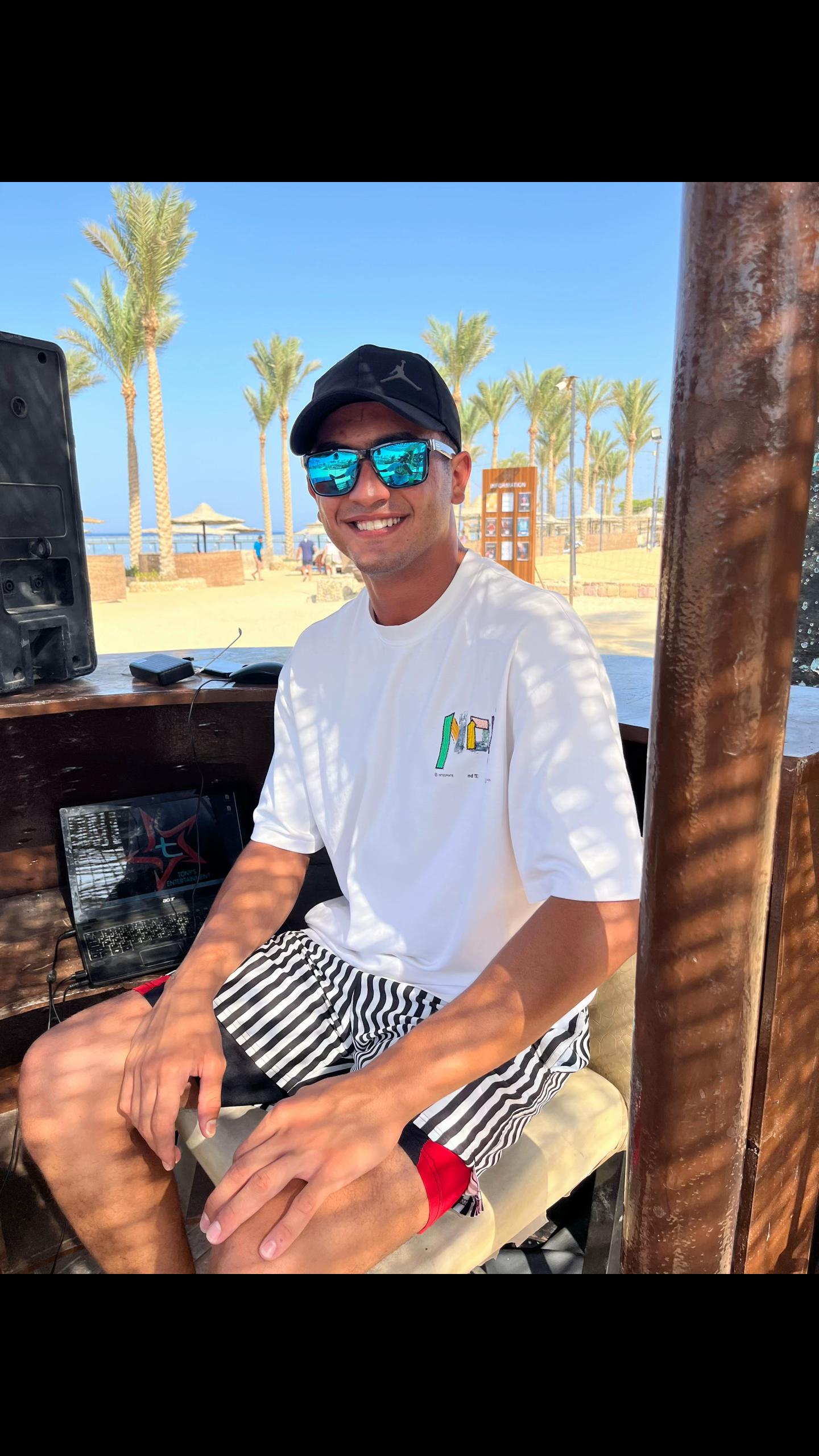 @ٱبوﺣجٱج"لسميعني"✈️🤍