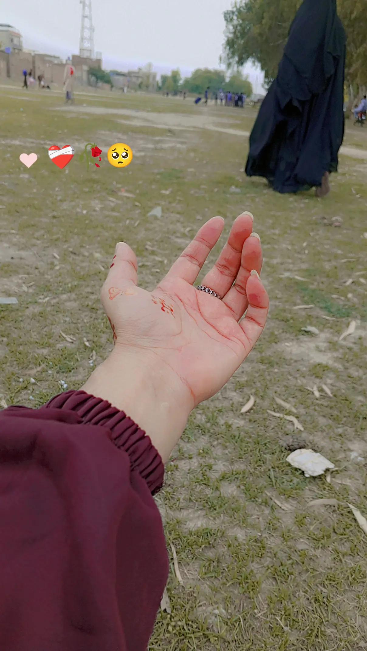 @کوئی اپنا نہیں💔