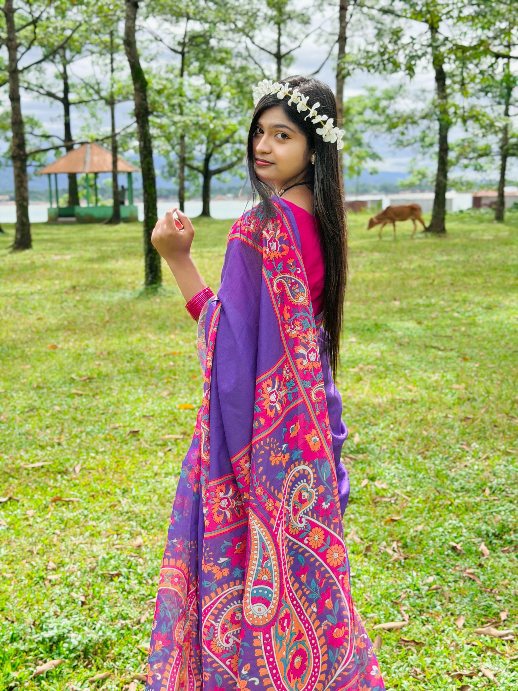 @Akhi Pakhi