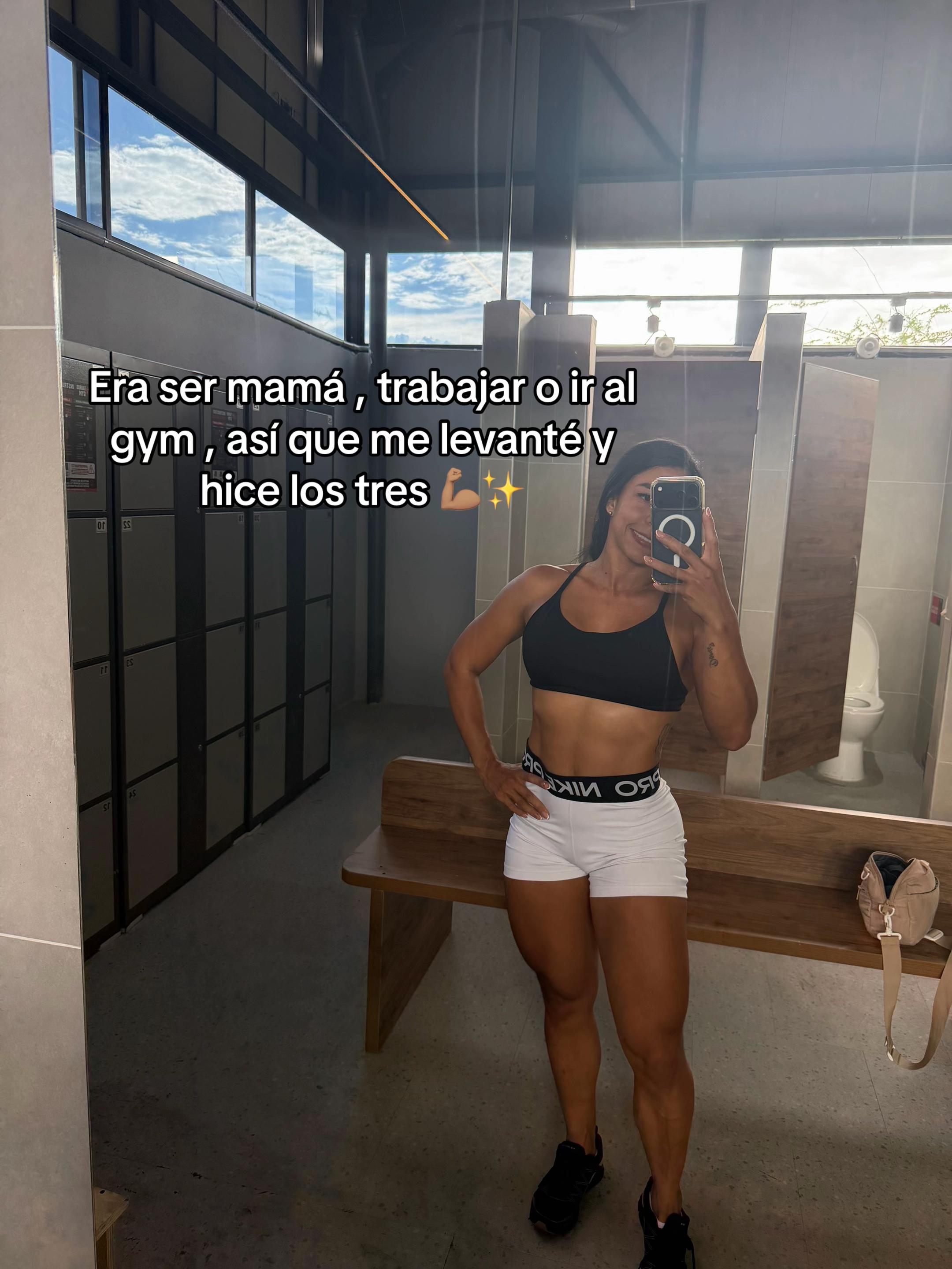 @lillymolinafit