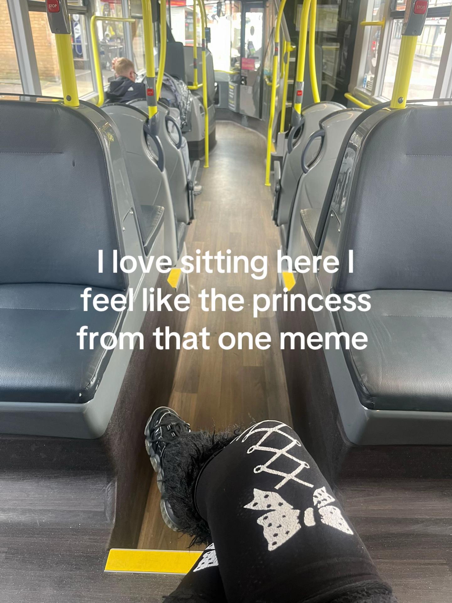 @𝔰𝔦𝔯𝔦𝔰 𓋹🧟&zwj;♀️ ݁ ˖ִ
