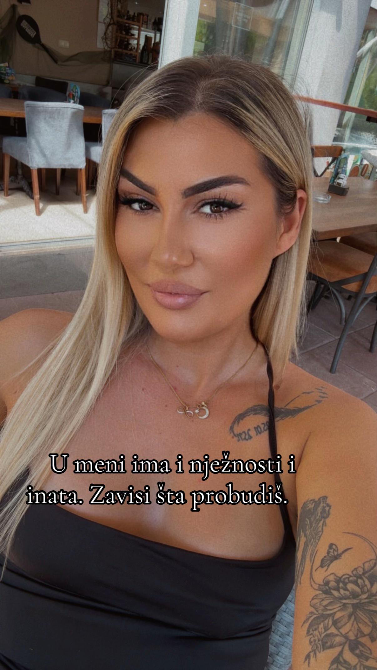 @🦋