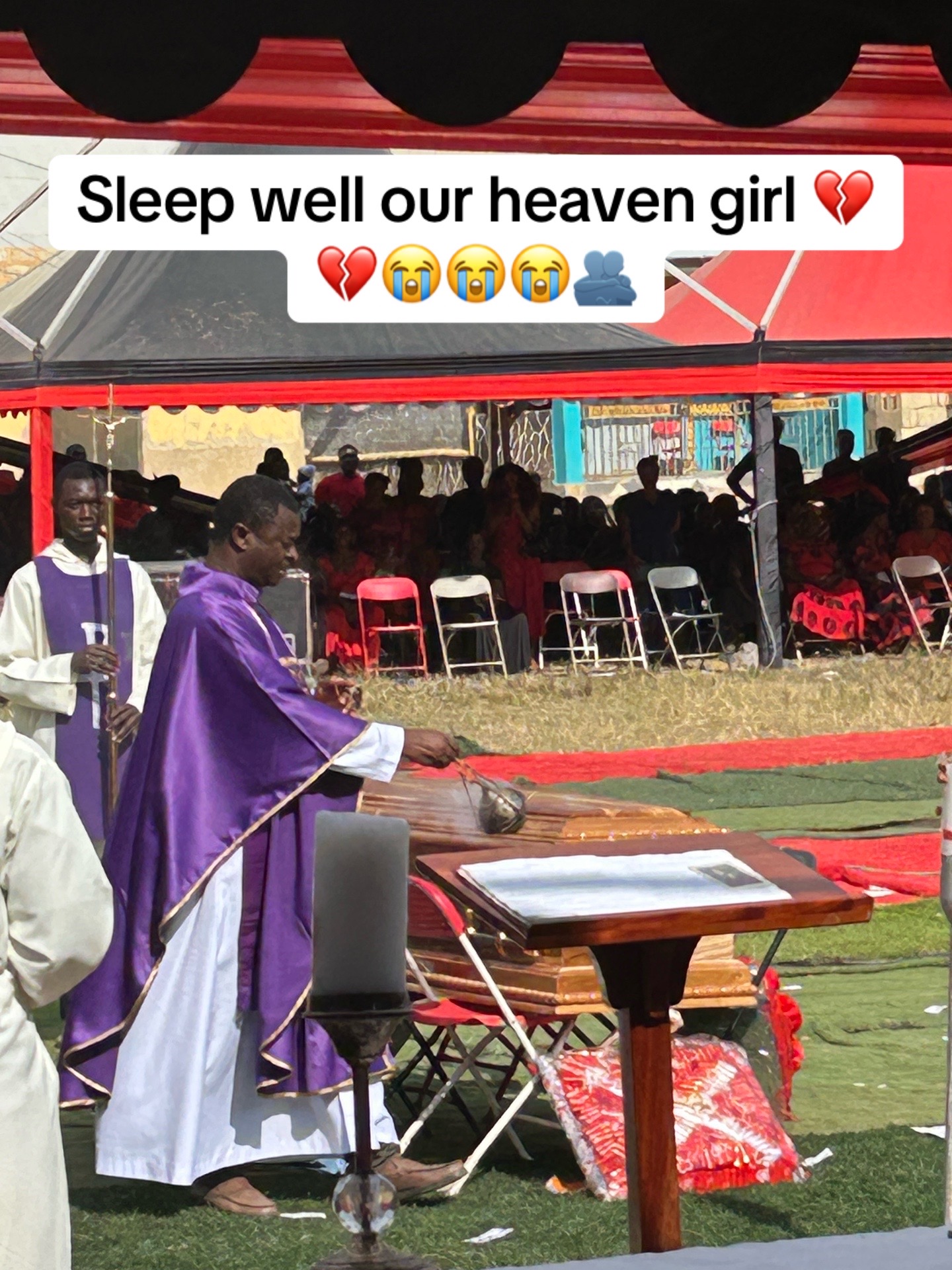 @𝕬𝖇𝖊𝖓𝖆𝖍 𝕰𝖒𝖕𝖗𝖊𝖘𝖘❤️