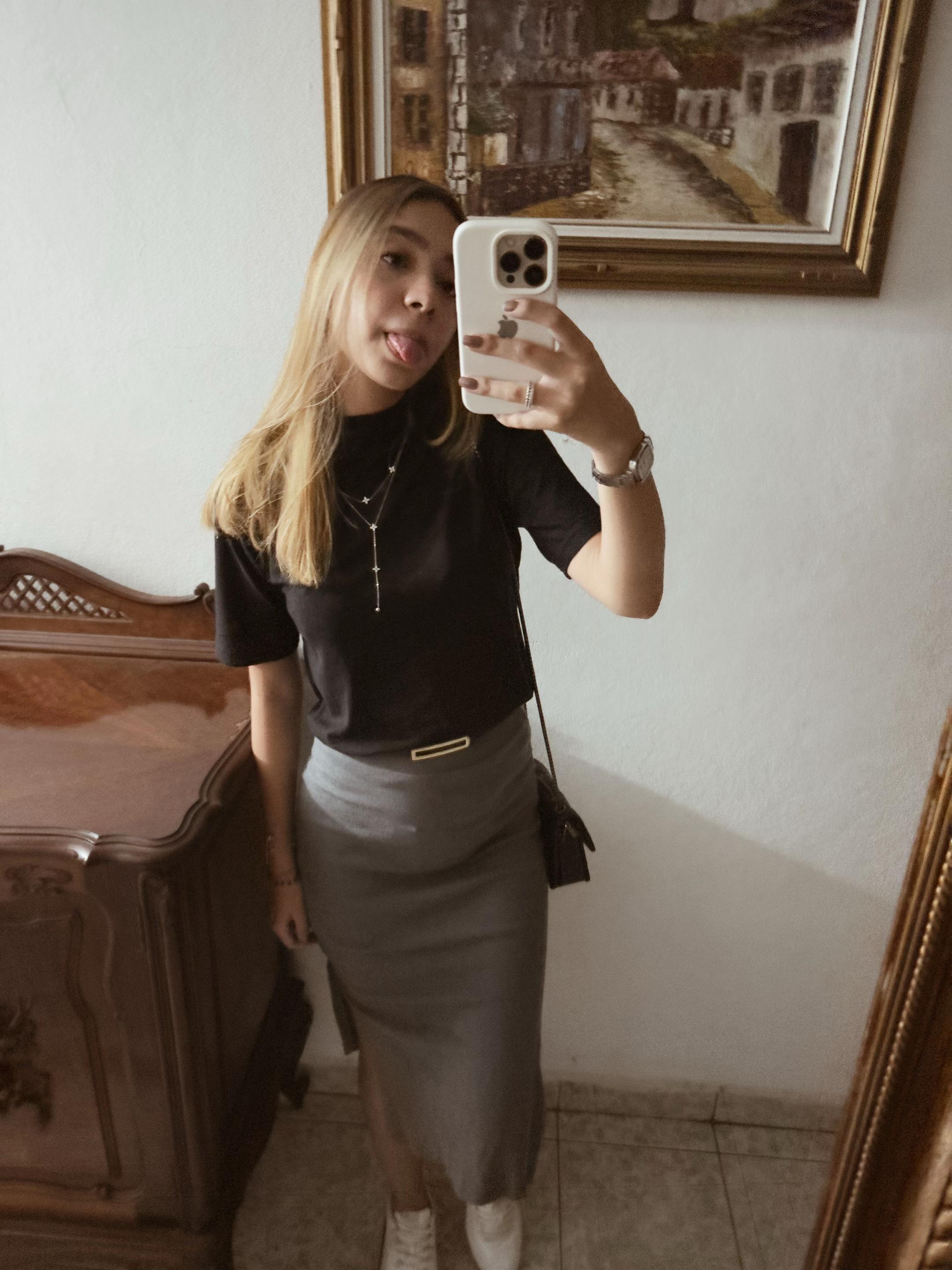 @anajhxs_